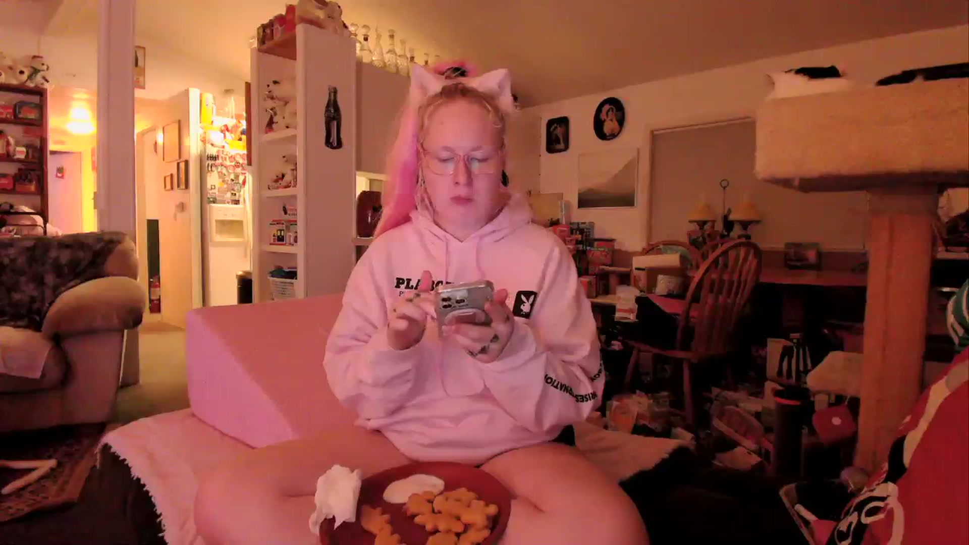 Gallery image thumbnail from MsGrumpyCunt's myfreecams stream on, 03/26/2024, 04:21 image 2 of 20