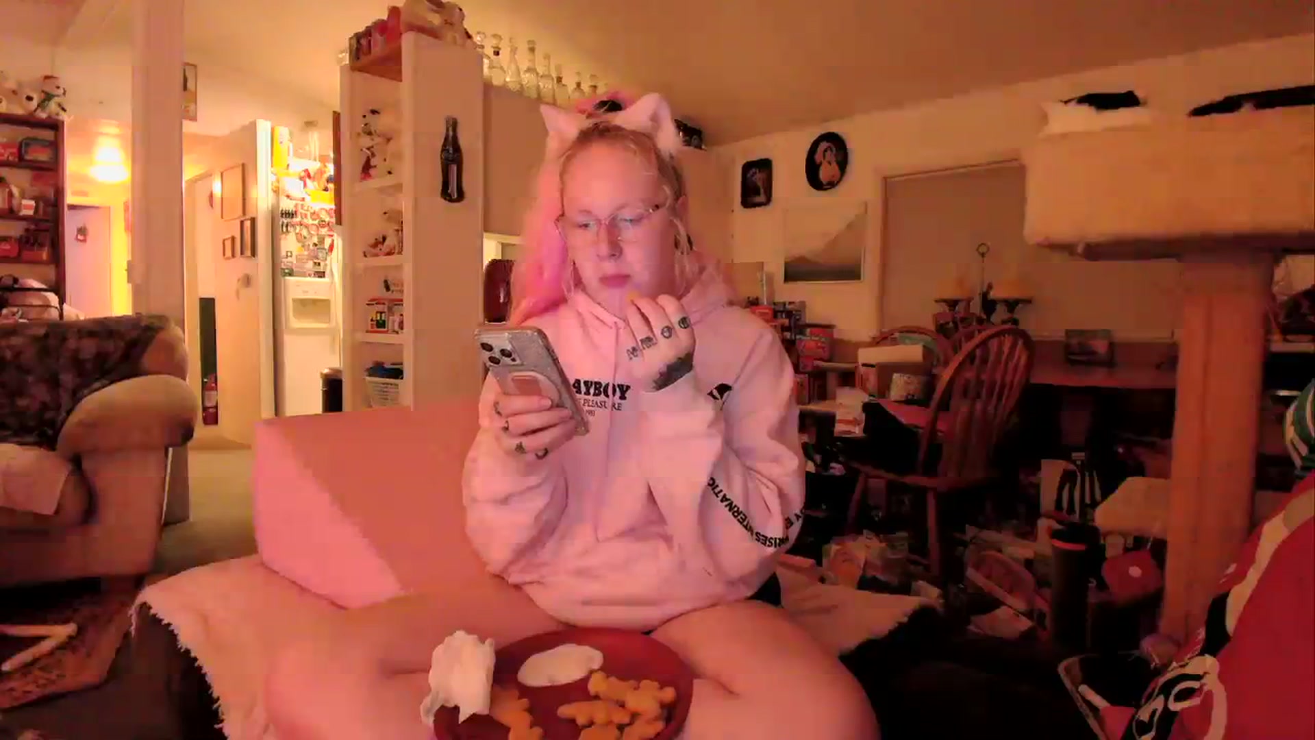 Gallery image thumbnail from MsGrumpyCunt's myfreecams stream on, 03/26/2024, 04:21 image 3 of 20