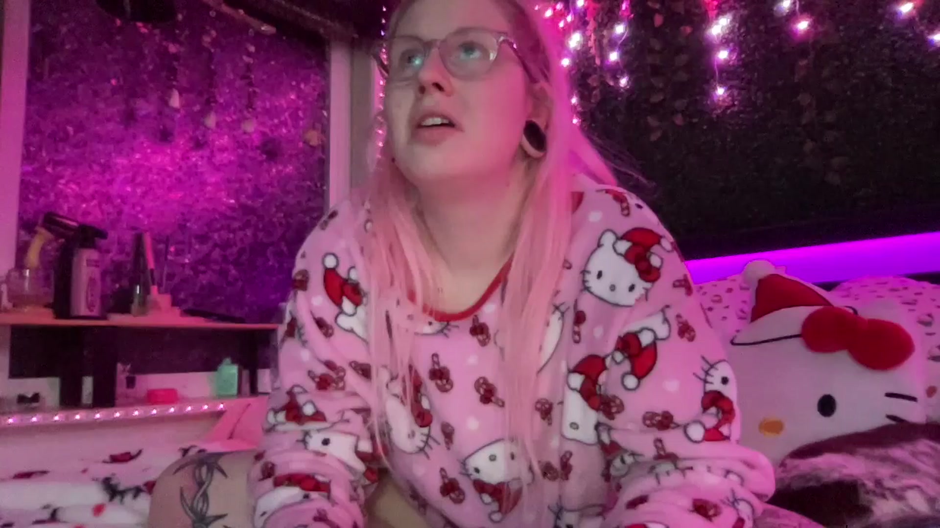 Gallery image thumbnail from MsGrumpyCunt's myfreecams stream on, 12/21/2024, 03:36 image 15 of 20
