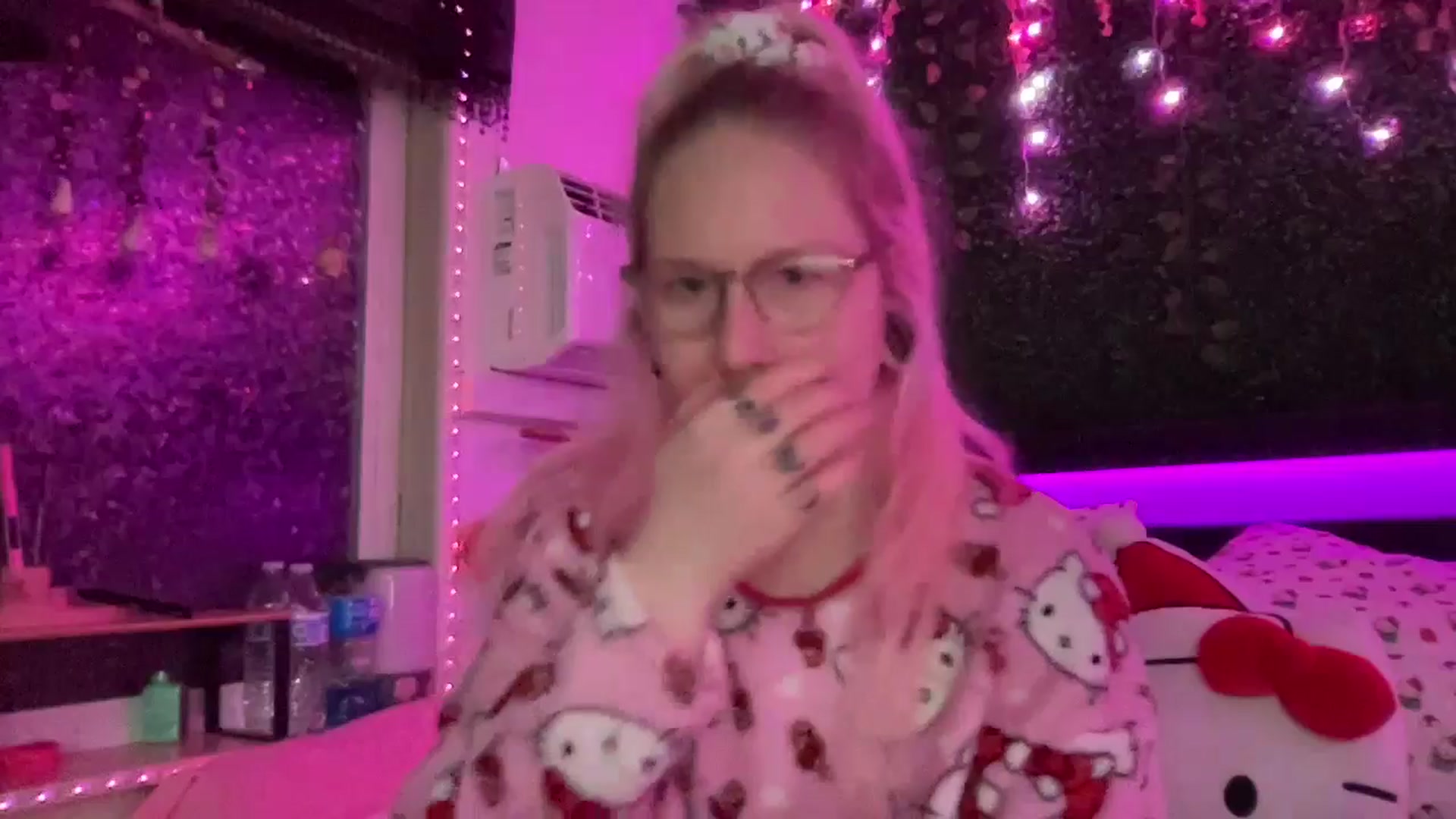 Gallery image thumbnail from MsGrumpyCunt's myfreecams stream on, 12/21/2024, 03:36 image 19 of 20