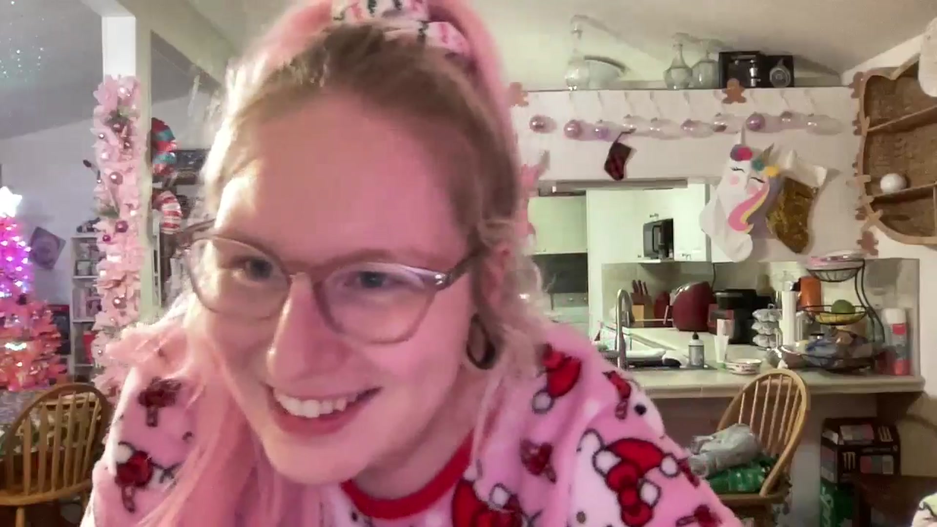 Gallery image thumbnail from MsGrumpyCunt's myfreecams stream on, 12/21/2024, 03:36 image 7 of 20