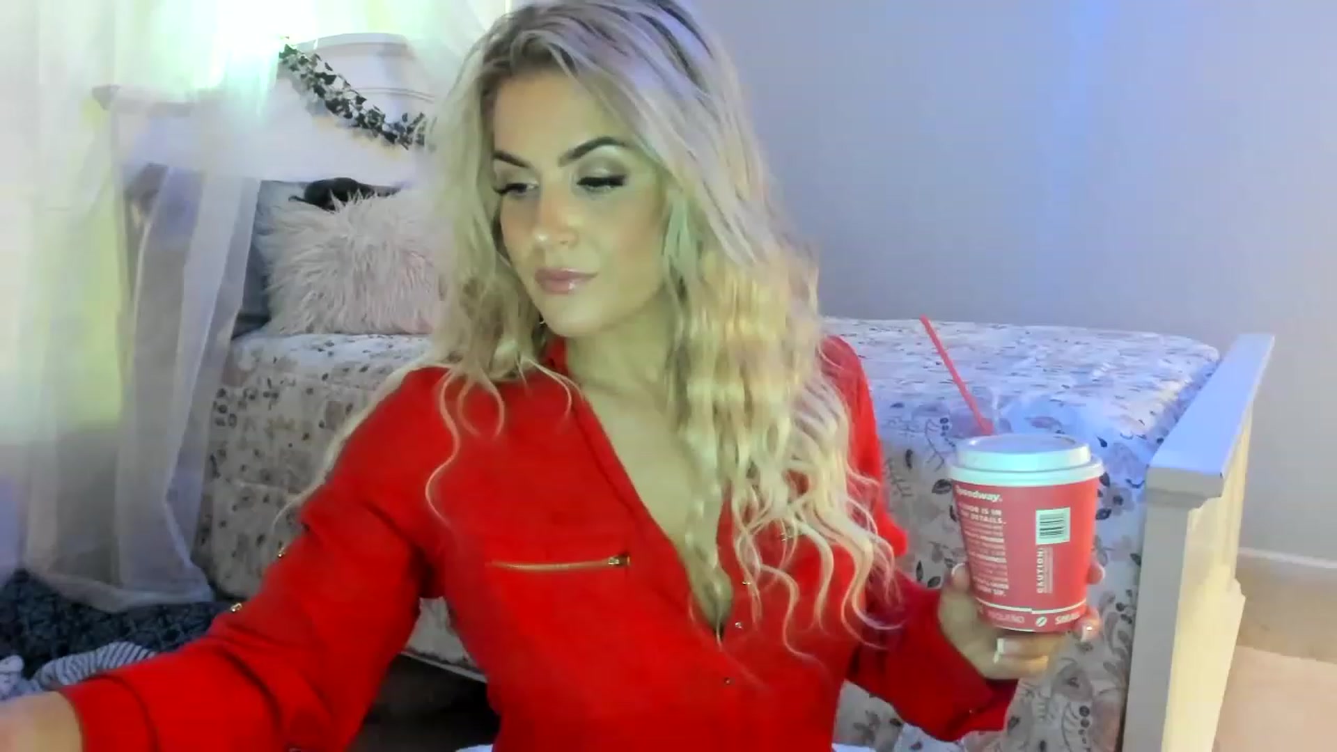 Gallery image thumbnail from MsMarilyn's myfreecams stream on, 11/28/2022, 17:57 image 2 of 20