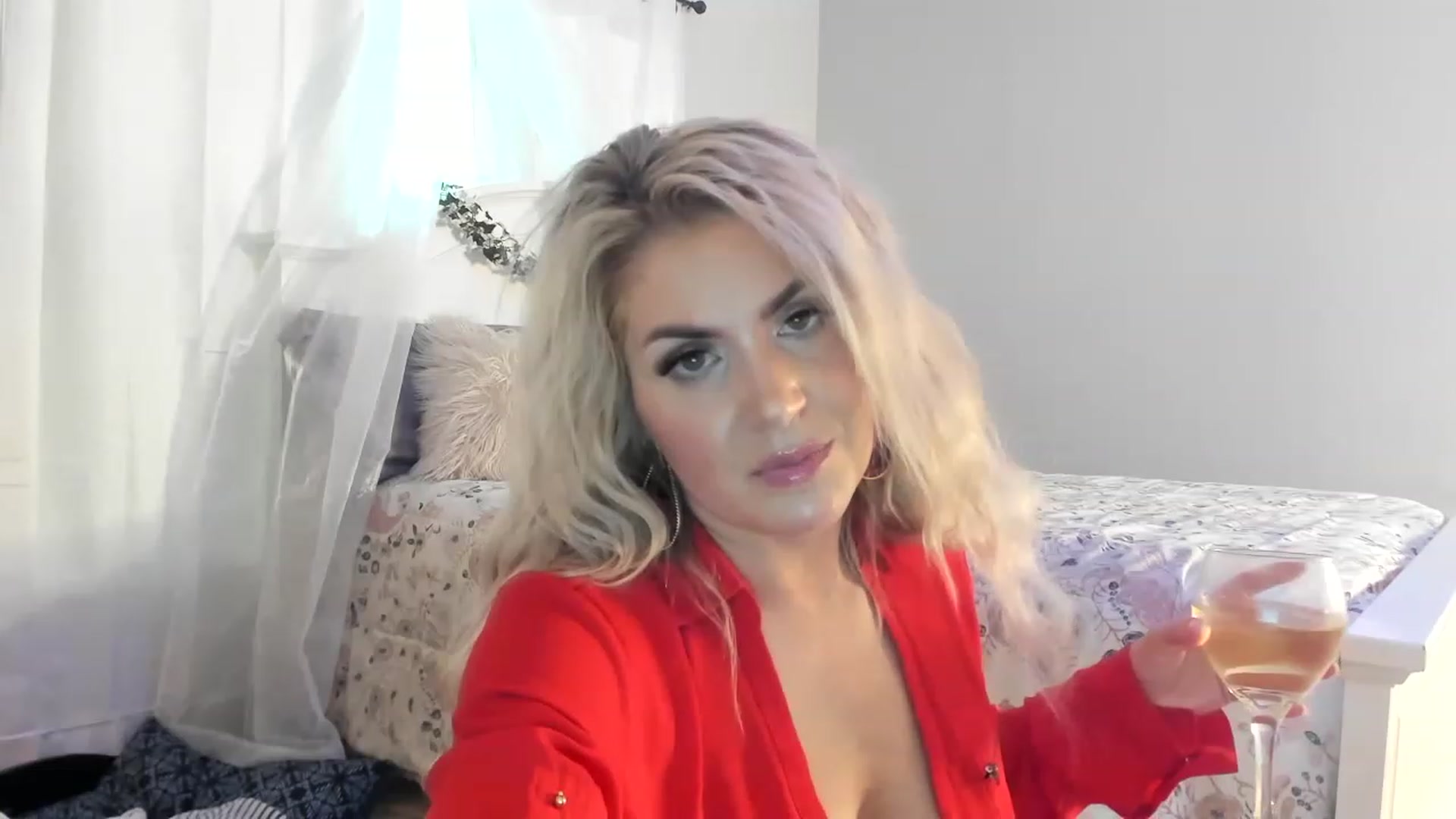 Gallery image thumbnail from MsMarilyn's myfreecams stream on, 11/28/2022, 18:57 image 7 of 20