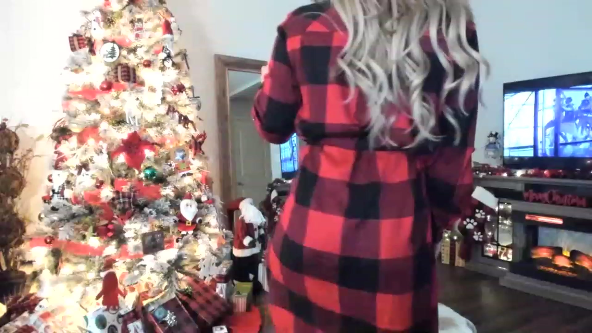 Gallery image thumbnail from MsMarilyn's myfreecams stream on, 12/05/2022, 17:48 image 12 of 20