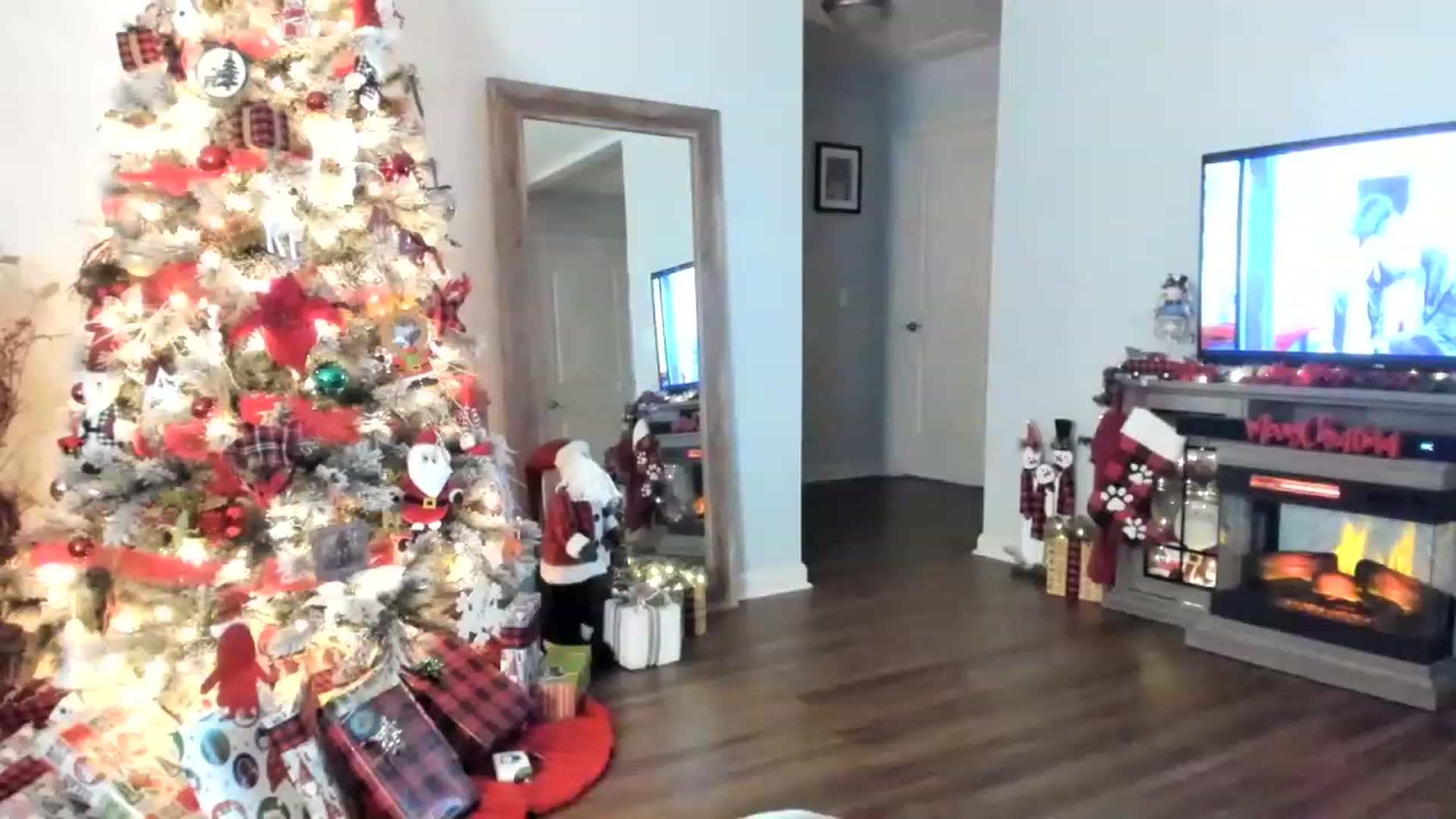 Gallery image thumbnail from MsMarilyn's myfreecams stream on, 12/05/2022, 17:48 image 6 of 20