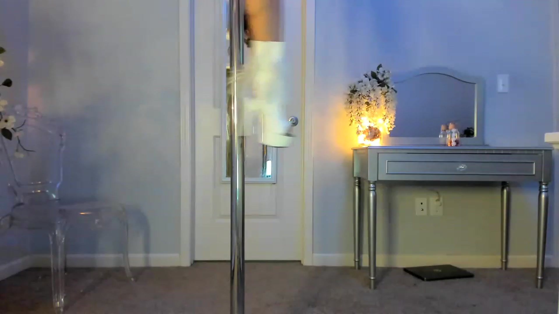 Gallery image thumbnail from MsMarilyn's myfreecams stream on, 12/05/2022, 19:45 image 14 of 20