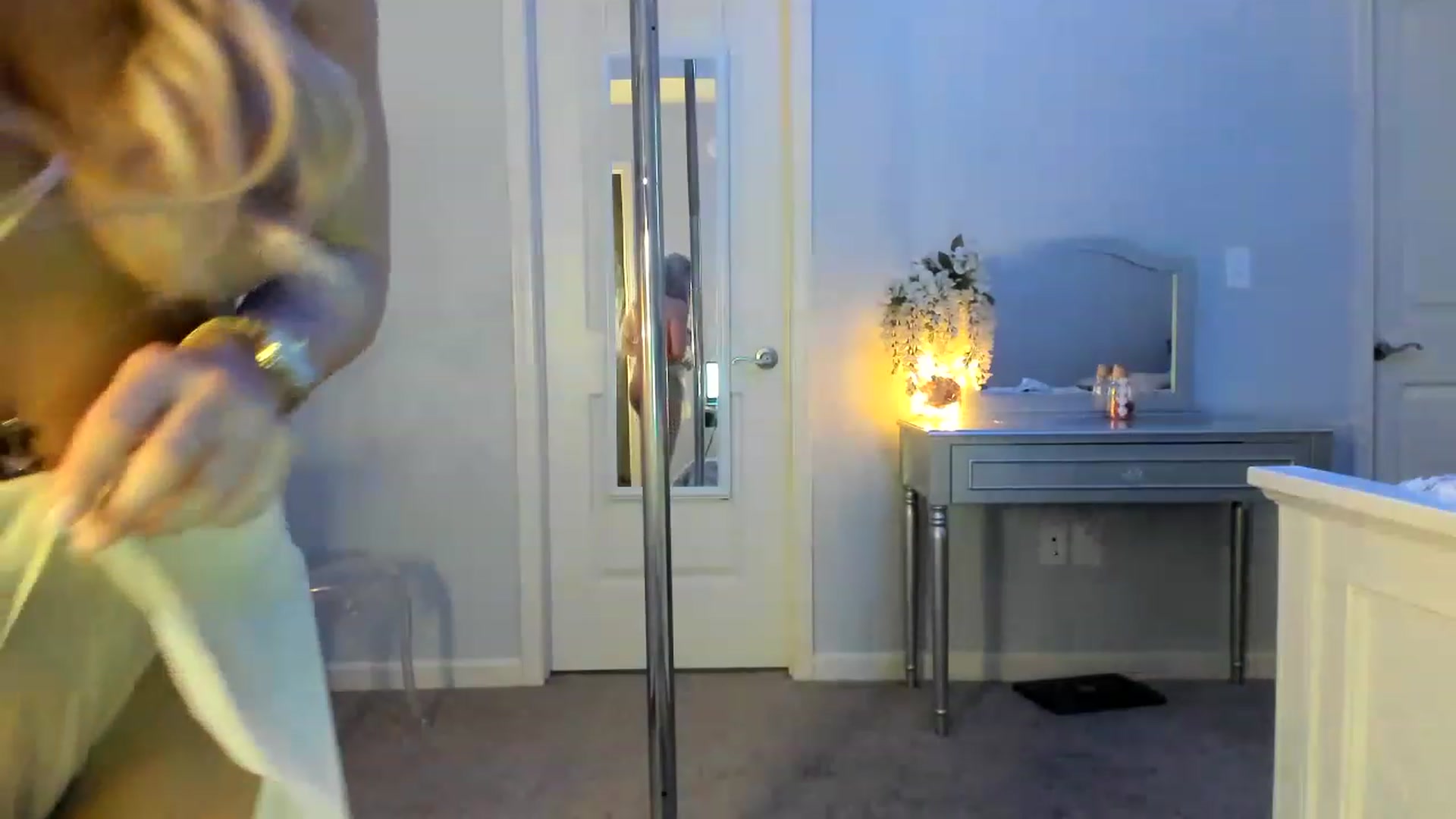 Gallery image thumbnail from MsMarilyn's myfreecams stream on, 12/05/2022, 20:26 image 20 of 20