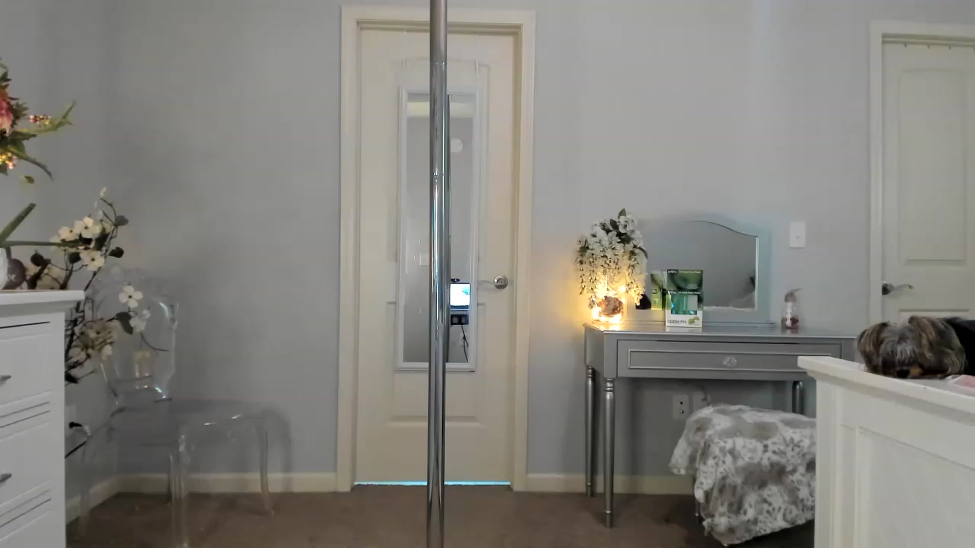 Gallery image thumbnail from MsMarilyn's myfreecams stream on, 12/06/2022, 19:36 image 2 of 20