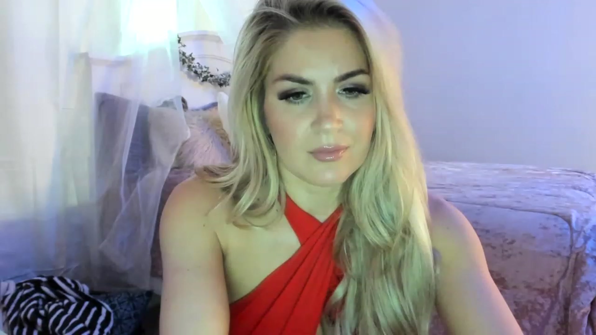 Gallery image thumbnail from MsMarilyn's myfreecams stream on, 12/08/2022, 17:52 image 5 of 20