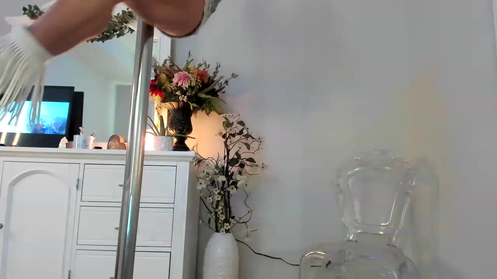 Gallery image thumbnail from MsMarilyn's myfreecams stream on, 12/12/2022, 20:42 image 1 of 20