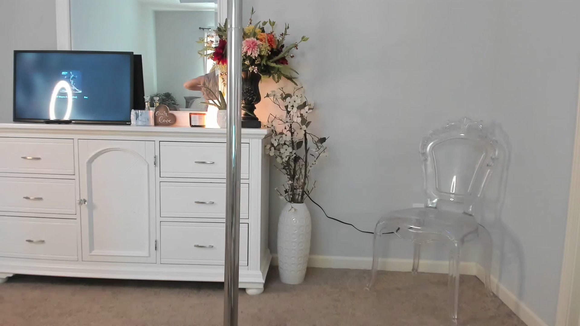 Gallery image thumbnail from MsMarilyn's myfreecams stream on, 12/15/2022, 18:39 image 11 of 20