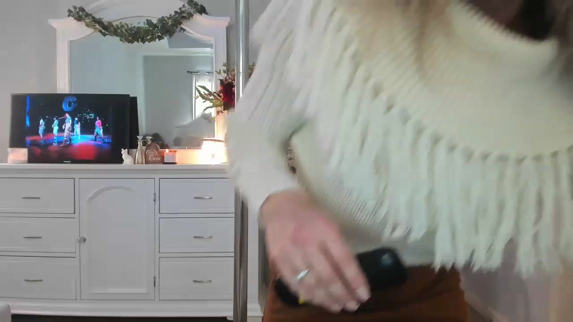 Gallery image thumbnail from MsMarilyn's myfreecams stream on, 12/19/2022, 19:16 image 11 of 20