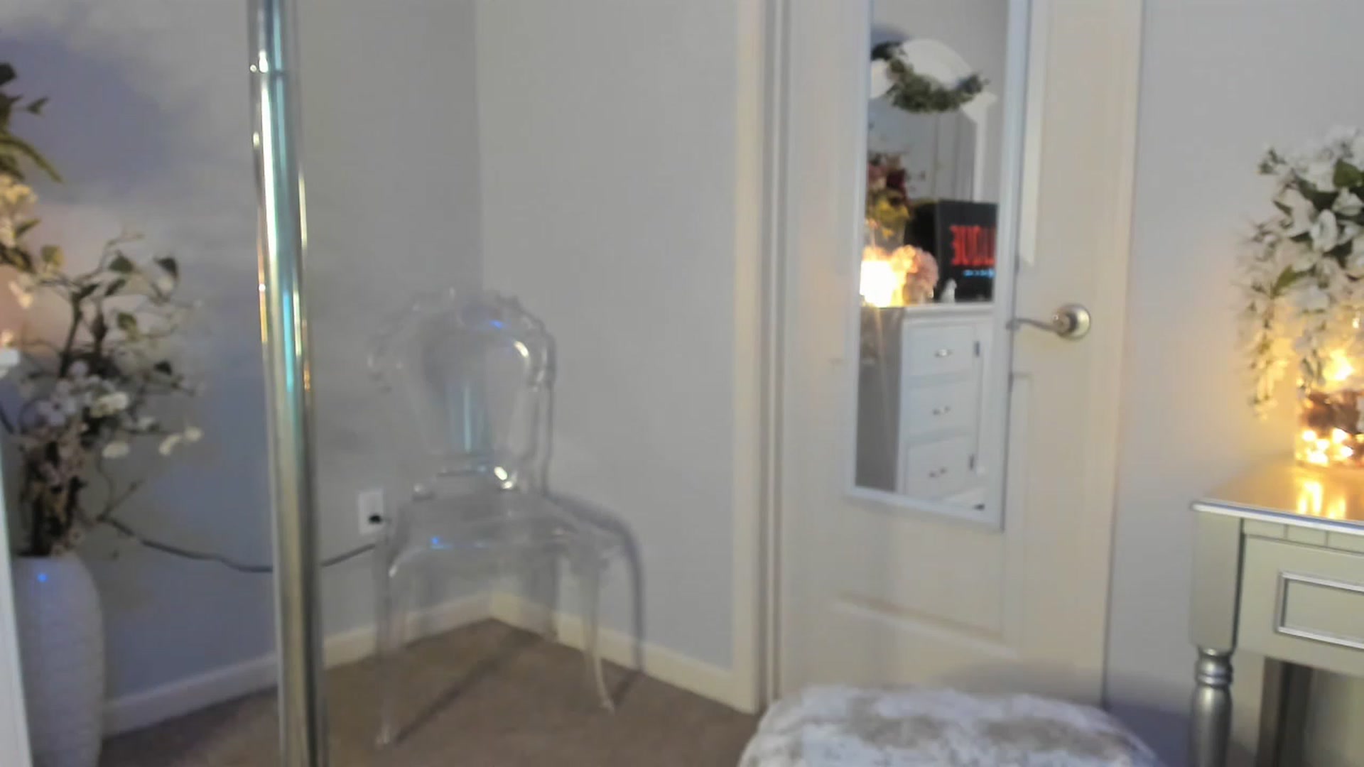 Gallery image thumbnail from MsMarilyn's myfreecams stream on, 12/29/2022, 20:32 image 8 of 20