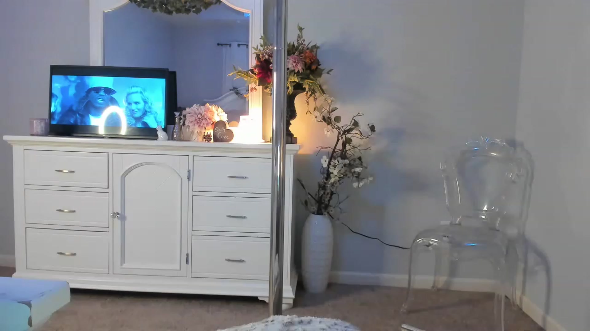 Gallery image thumbnail from MsMarilyn's myfreecams stream on, 01/03/2023, 23:40 image 1 of 20