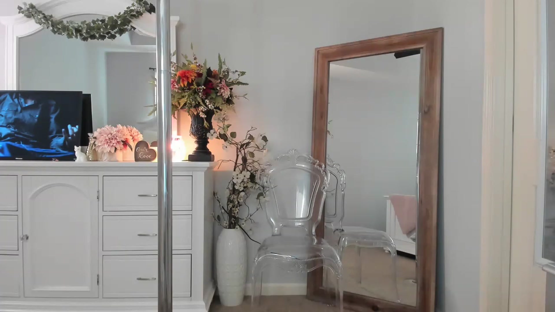 Gallery image thumbnail from MsMarilyn's myfreecams stream on, 01/04/2023, 20:15 image 11 of 20