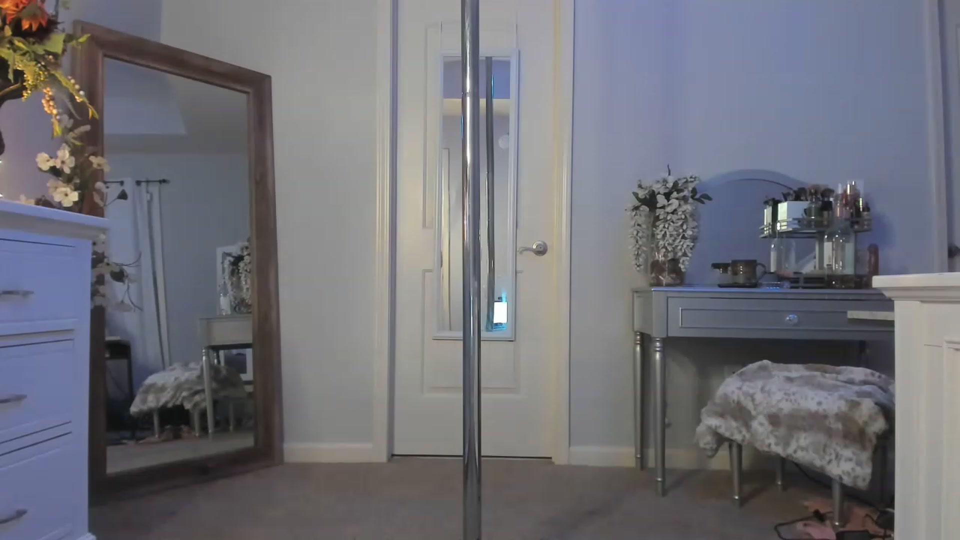 Gallery image thumbnail from MsMarilyn's myfreecams stream on, 01/04/2023, 23:49 image 4 of 20