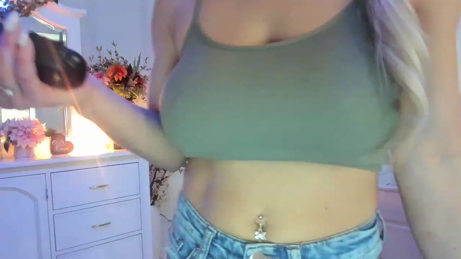 Gallery image thumbnail from MsMarilyn's myfreecams stream on, 01/05/2023, 20:51 image 17 of 20
