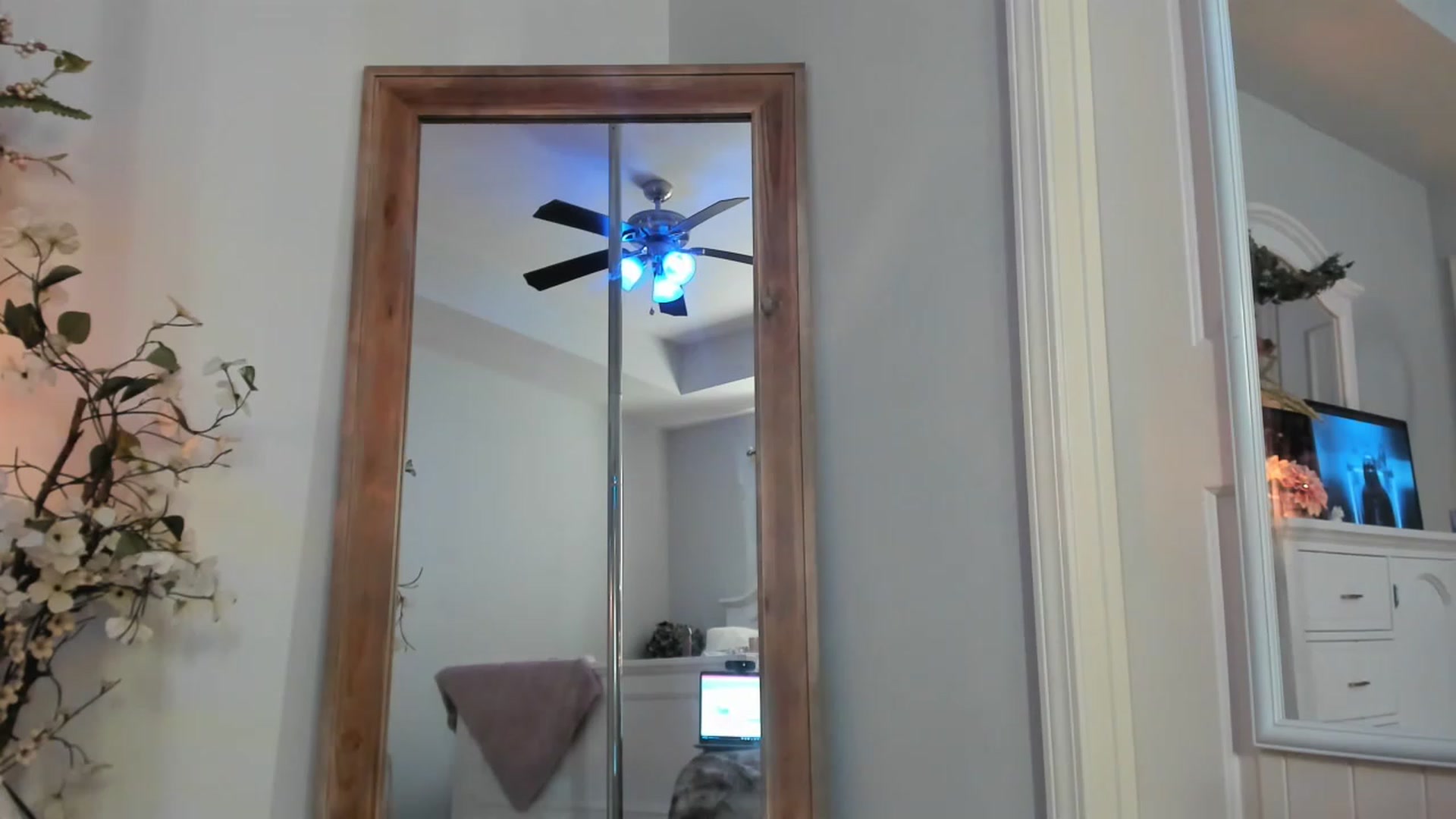 Gallery image thumbnail from MsMarilyn's myfreecams stream on, 01/05/2023, 20:51 image 18 of 20