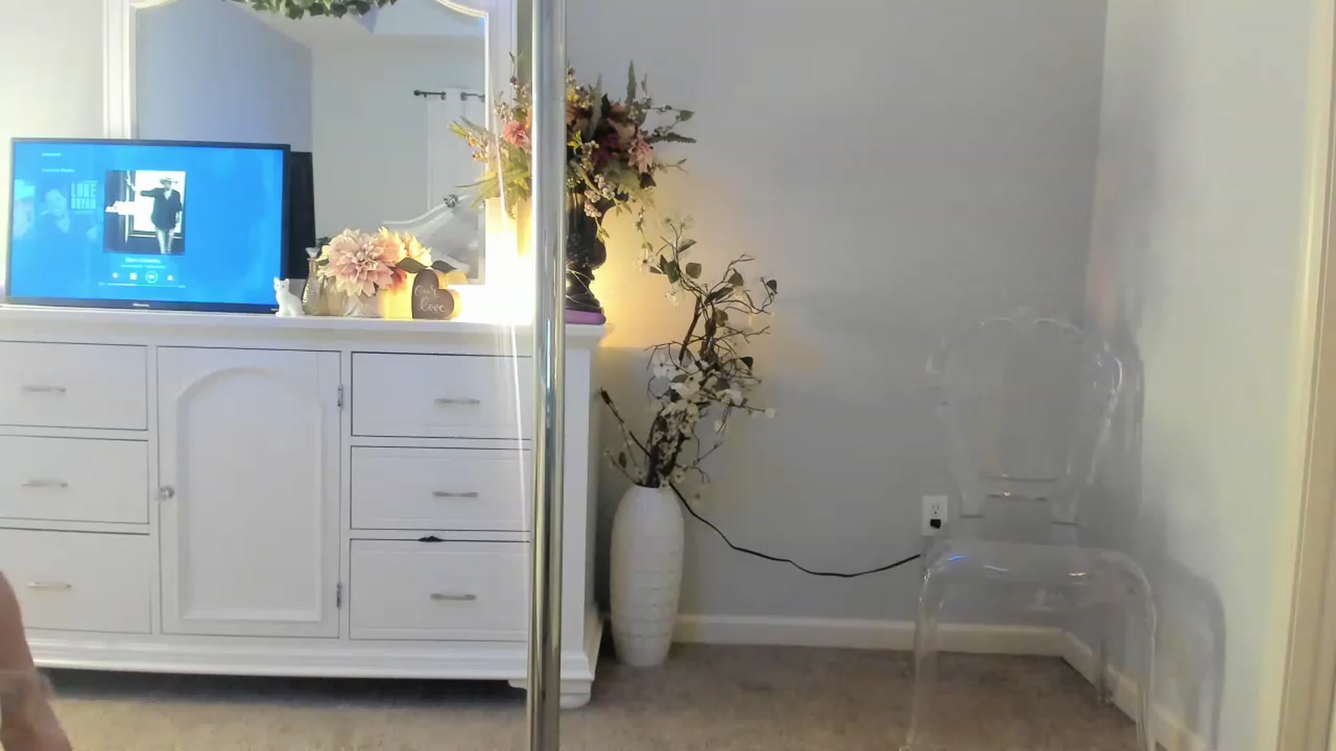 Gallery image thumbnail from MsMarilyn's myfreecams stream on, 01/11/2023, 24:25 image 19 of 20