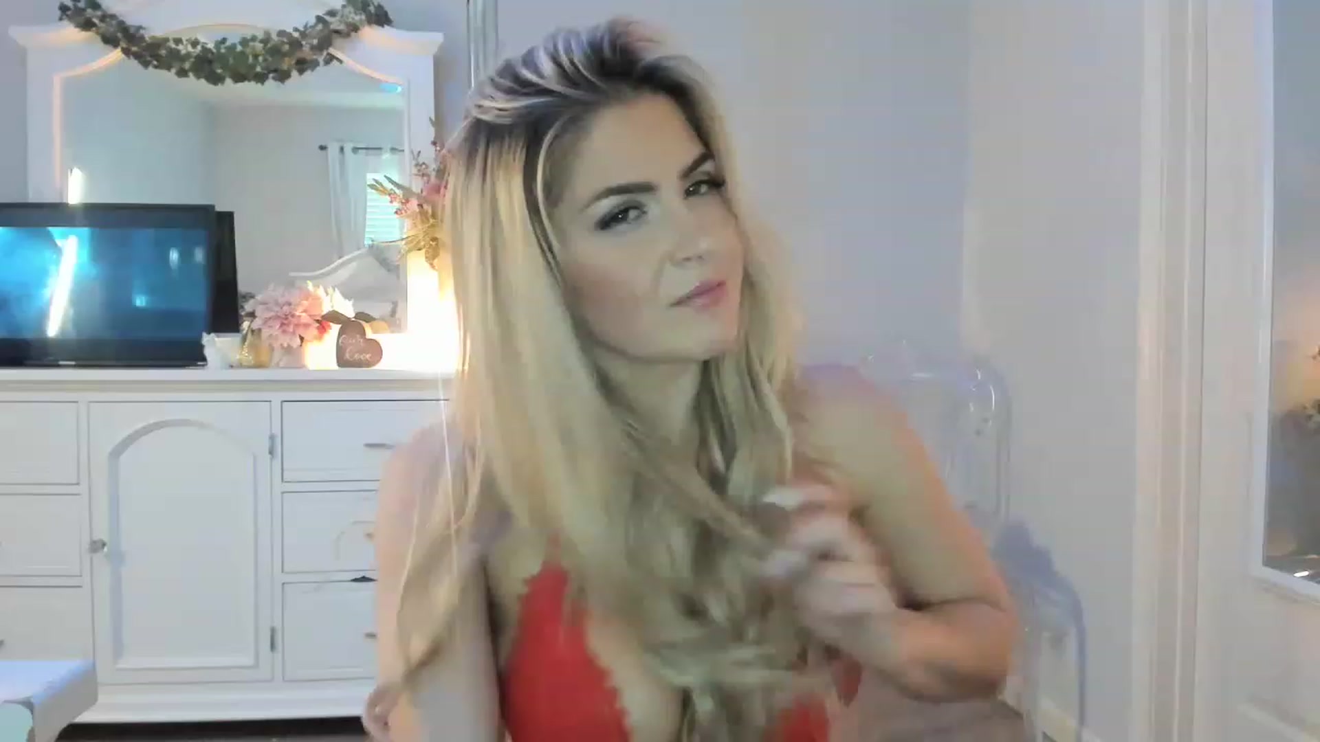 Gallery image thumbnail from MsMarilyn's myfreecams stream on, 01/12/2023, 19:54 image 1 of 20
