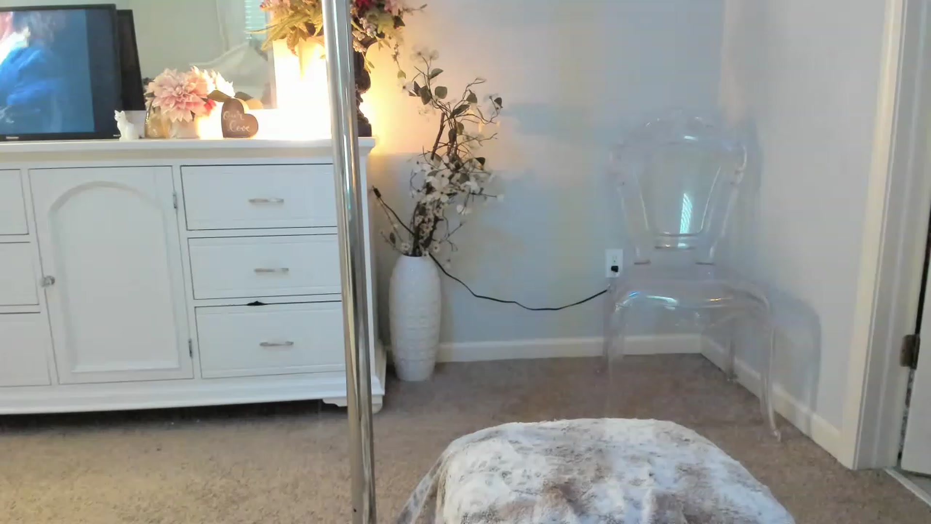 Gallery image thumbnail from MsMarilyn's myfreecams stream on, 01/12/2023, 21:16 image 18 of 20