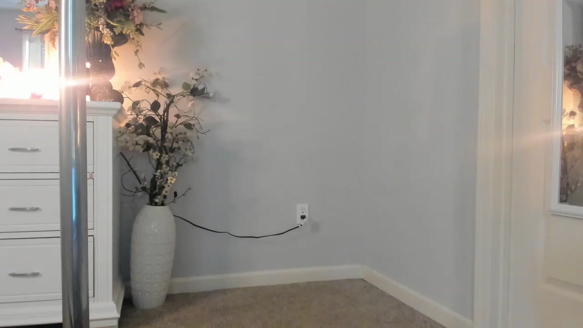 Gallery image thumbnail from MsMarilyn's myfreecams stream on, 01/18/2023, 21:52 image 13 of 20