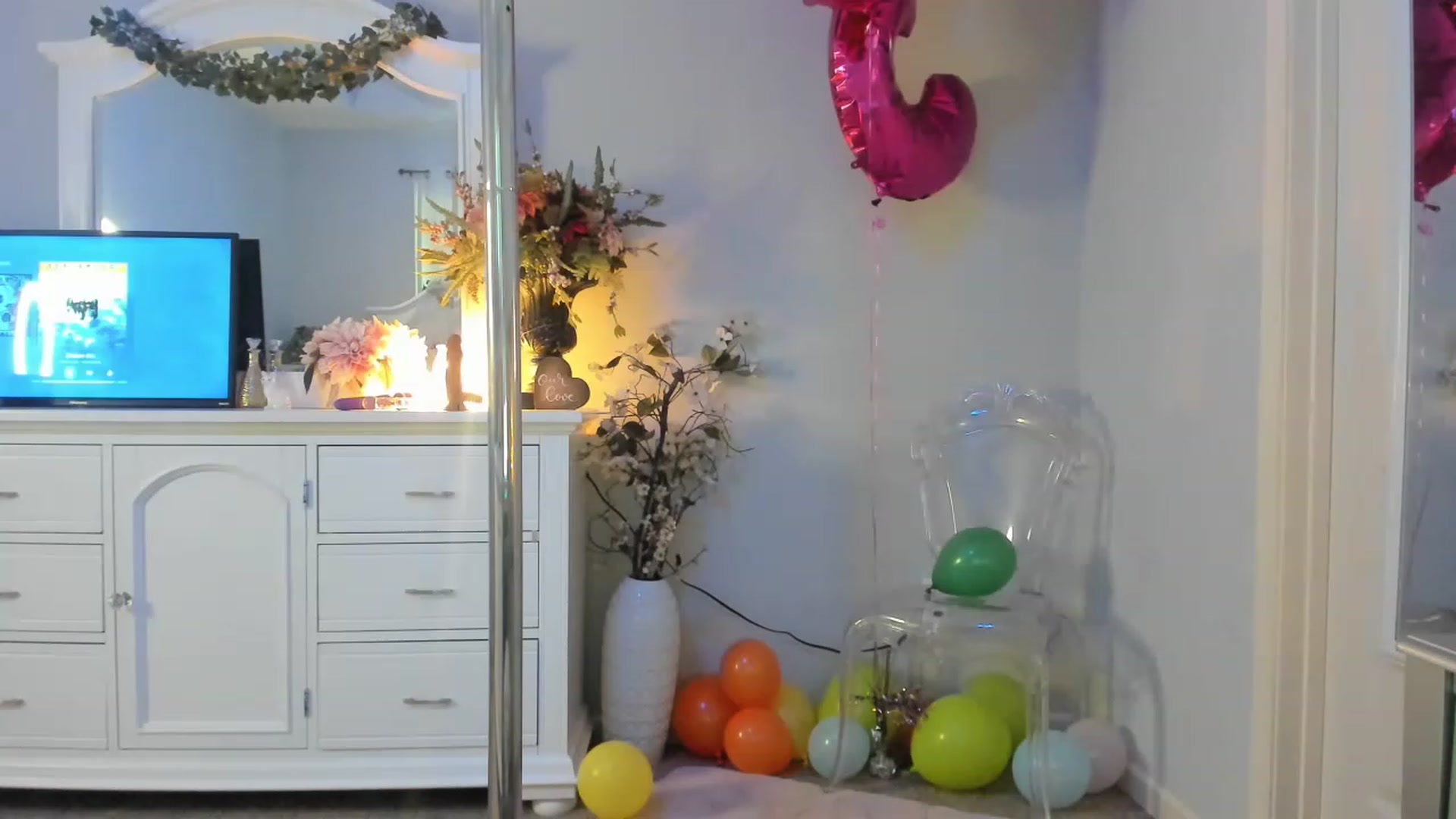 Gallery image thumbnail from MsMarilyn's myfreecams stream on, 01/20/2023, 19:07 image 7 of 20
