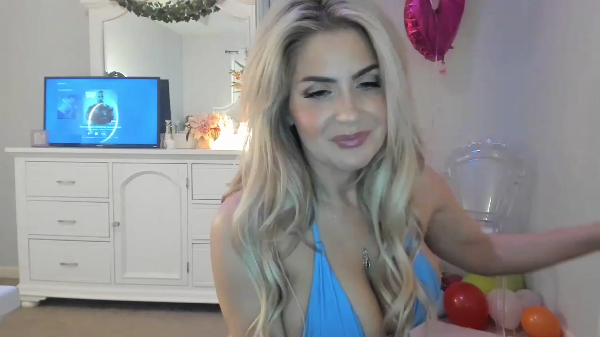 Gallery image thumbnail from MsMarilyn's myfreecams stream on, 01/25/2023, 20:41 image 15 of 20
