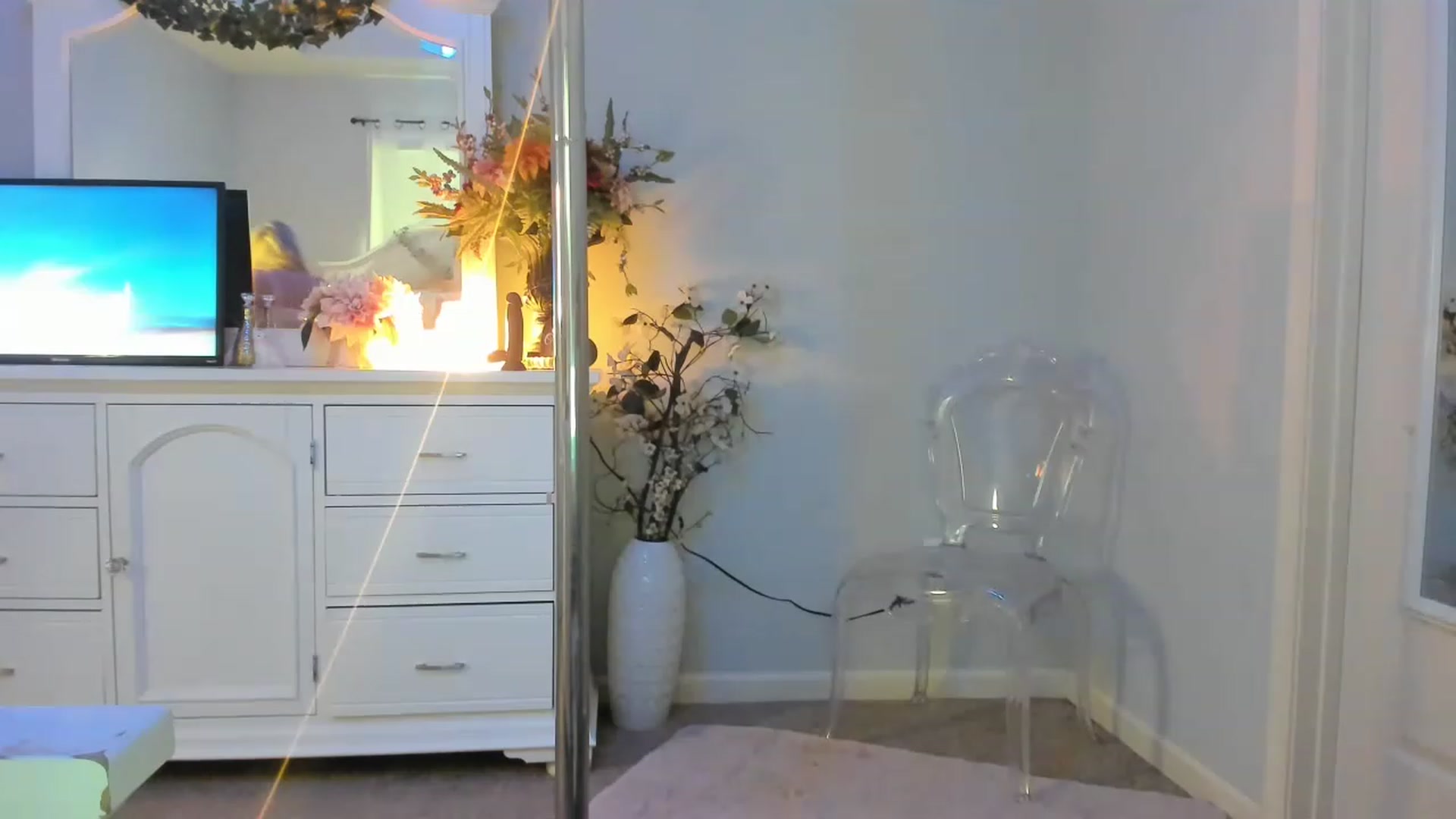 Gallery image thumbnail from MsMarilyn's myfreecams stream on, 01/31/2023, 18:19 image 15 of 20