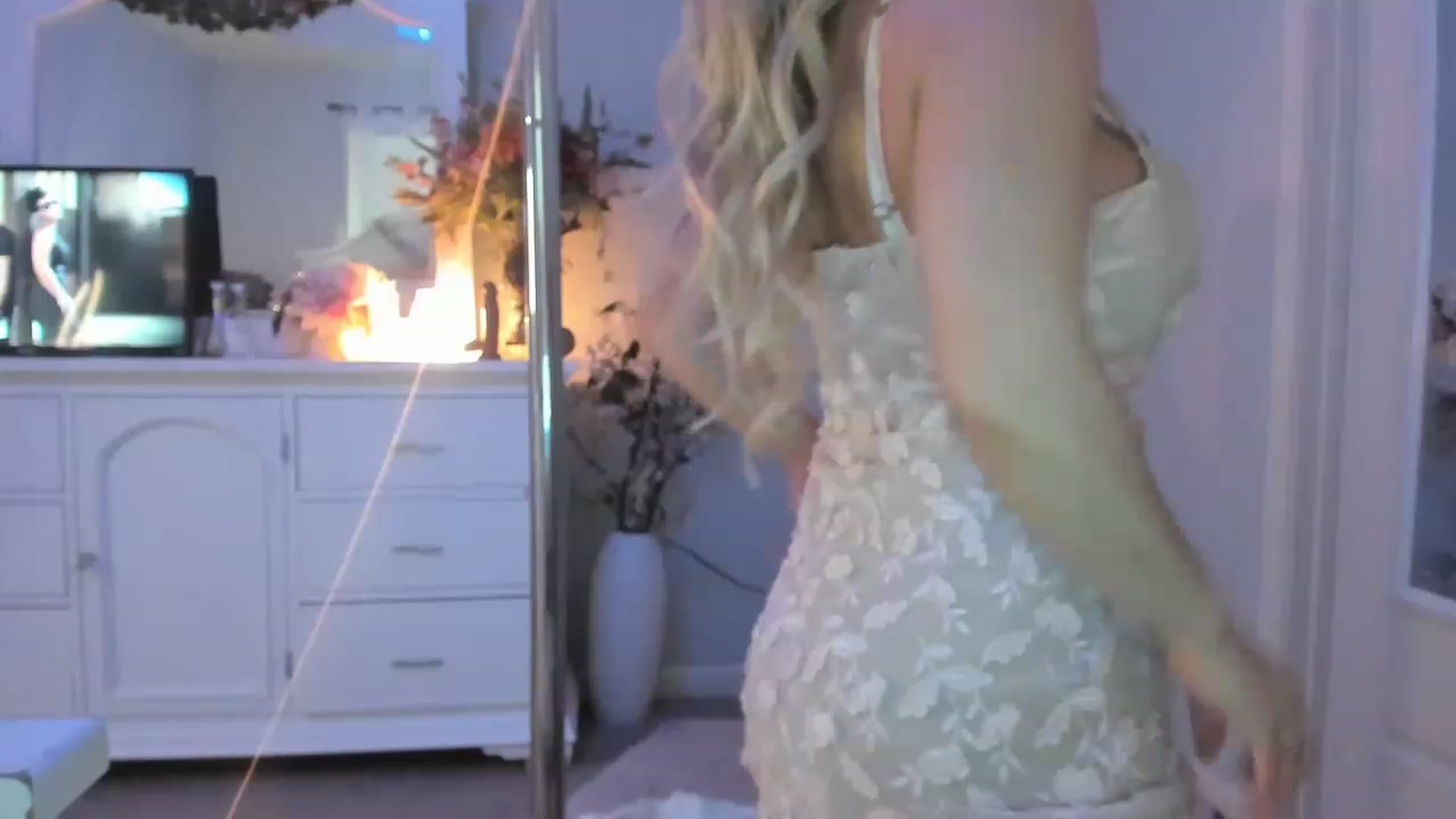 Gallery image thumbnail from MsMarilyn's myfreecams stream on, 01/31/2023, 18:19 image 2 of 20