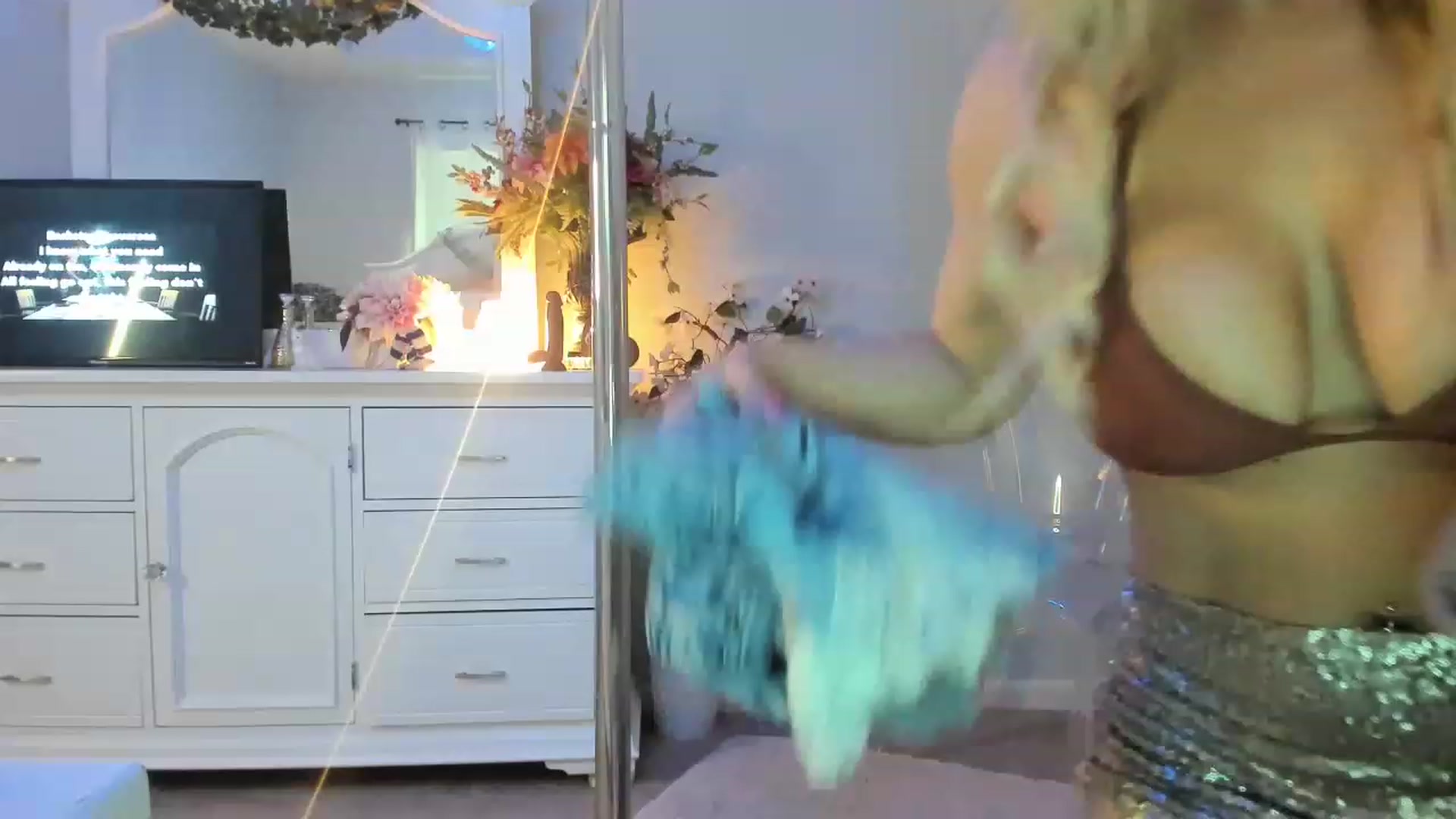 Gallery image thumbnail from MsMarilyn's myfreecams stream on, 01/31/2023, 18:53 image 1 of 20