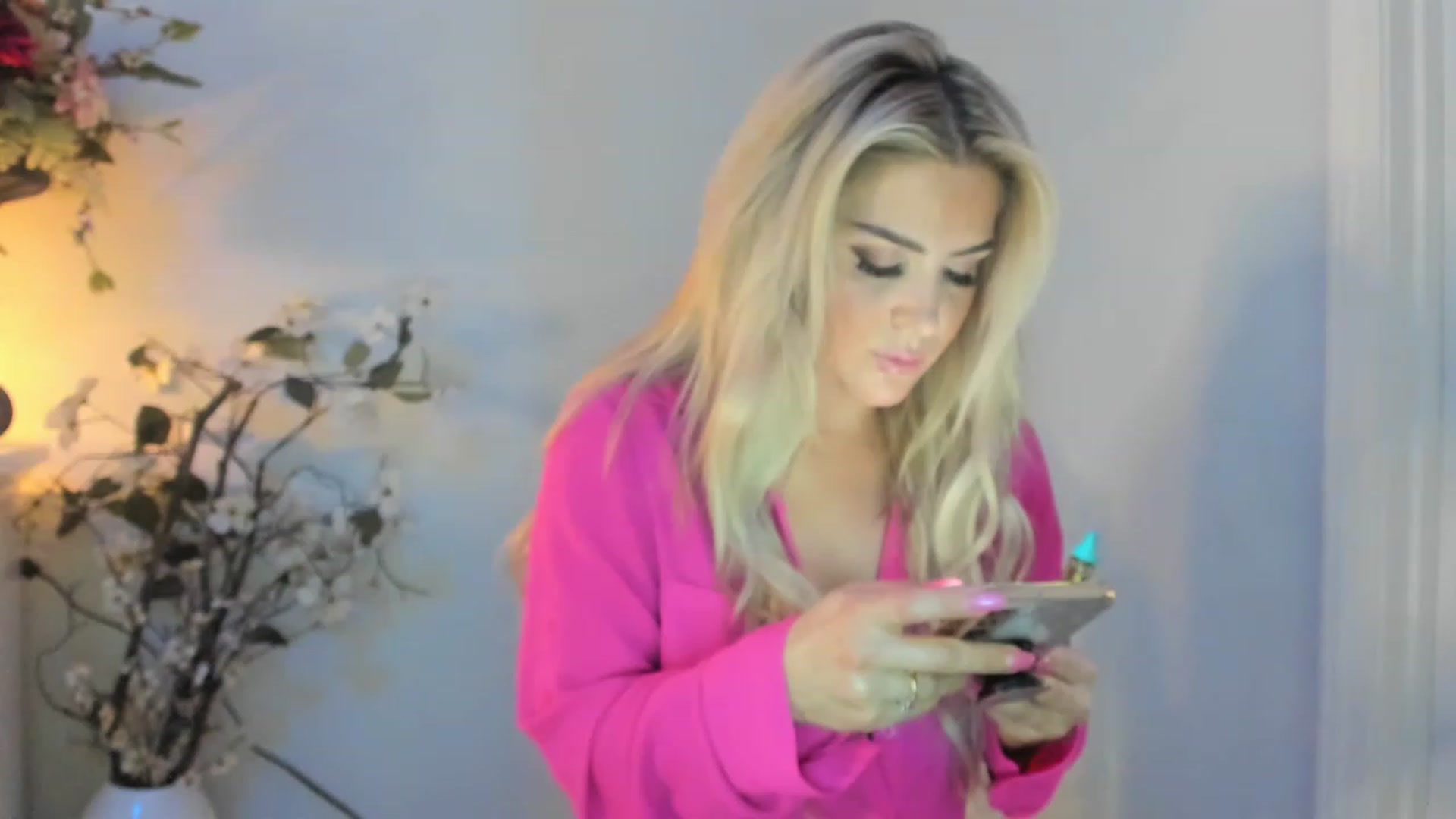 Gallery image thumbnail from MsMarilyn's myfreecams stream on, 02/02/2023, 20:00 image 2 of 20