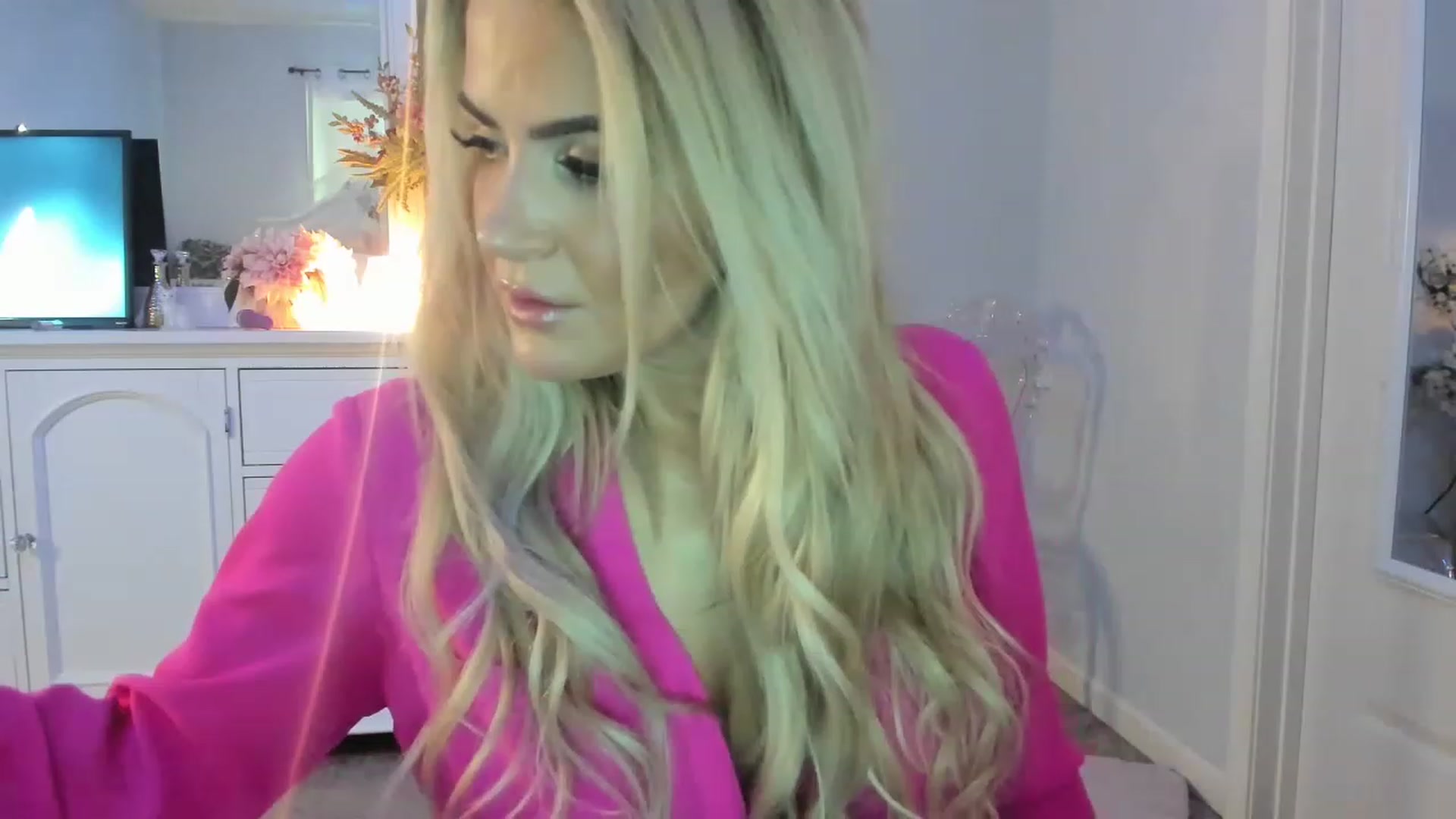 Gallery image thumbnail from MsMarilyn's myfreecams stream on, 02/02/2023, 20:00 image 13 of 20