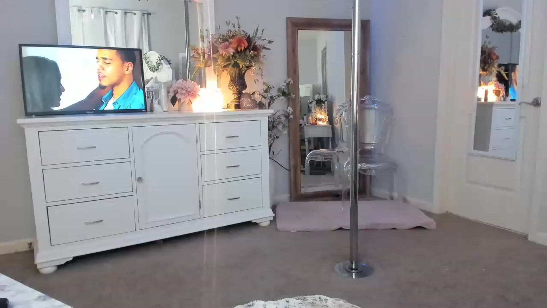 Gallery image thumbnail from MsMarilyn's myfreecams stream on, 02/10/2023, 24:14 image 1 of 20