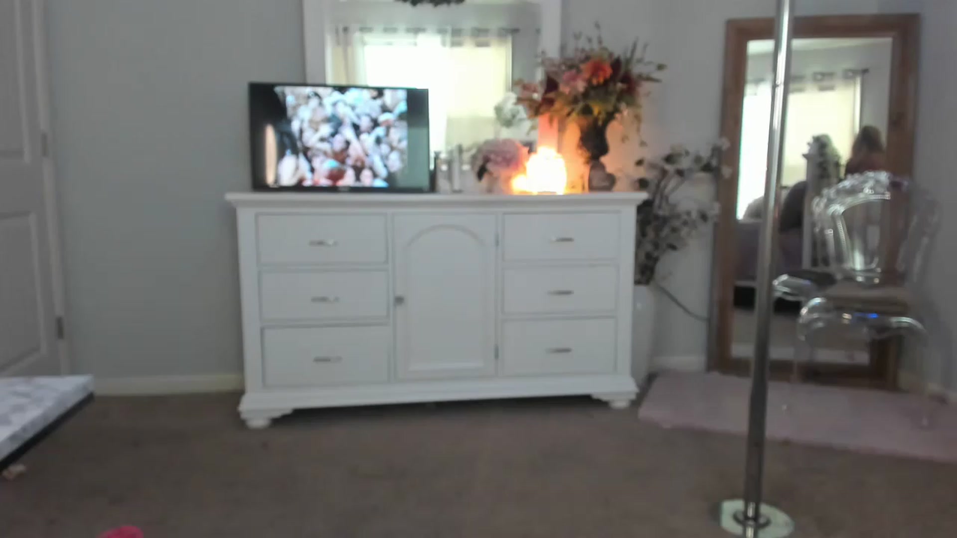 Gallery image thumbnail from MsMarilyn's myfreecams stream on, 02/15/2023, 19:52 image 16 of 20