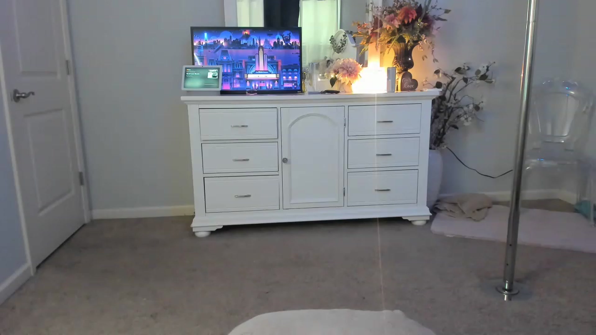 Gallery image thumbnail from MsMarilyn's myfreecams stream on, 02/17/2023, 20:43 image 5 of 20