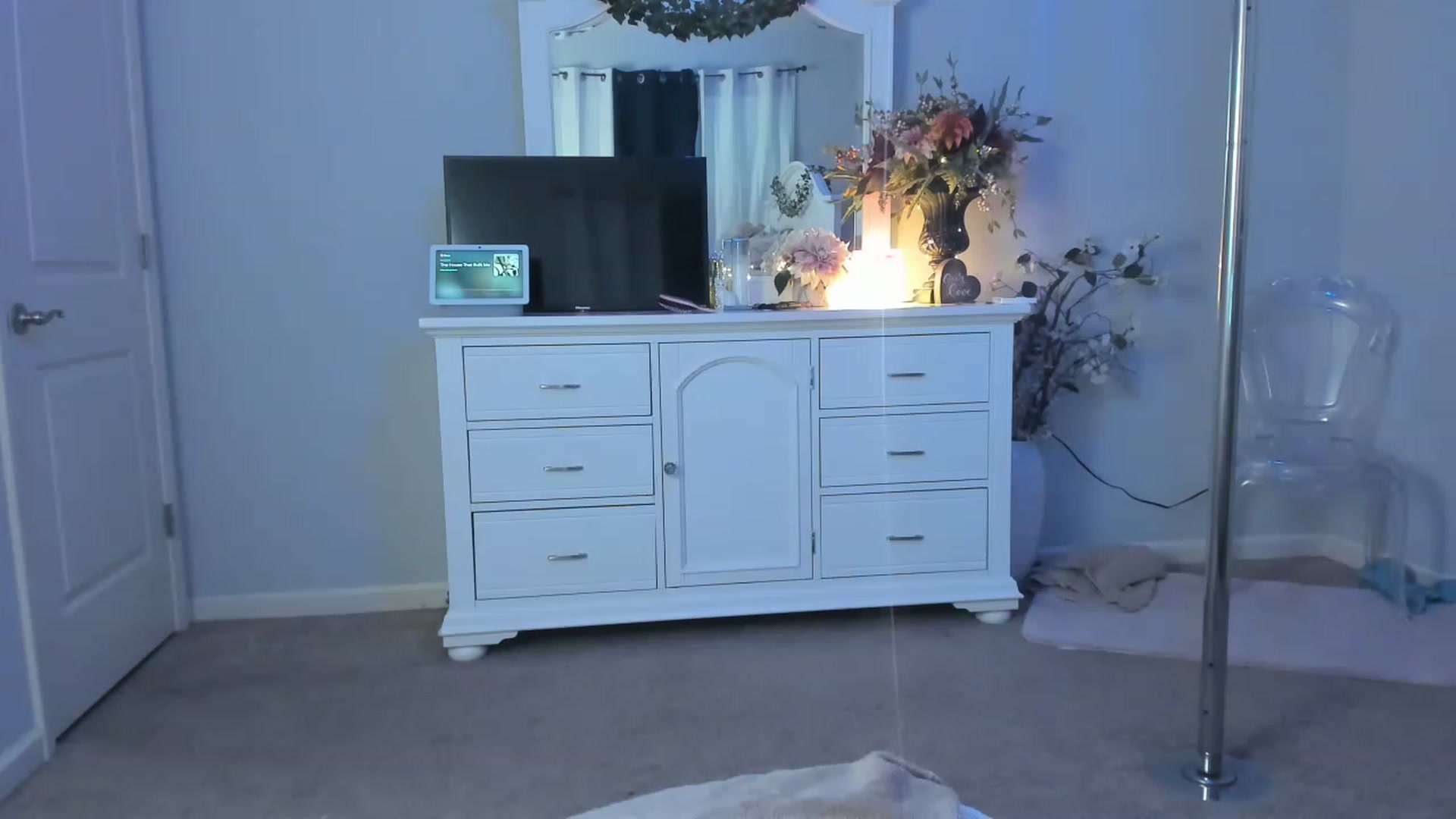 Gallery image thumbnail from MsMarilyn's myfreecams stream on, 02/17/2023, 22:24 image 7 of 20