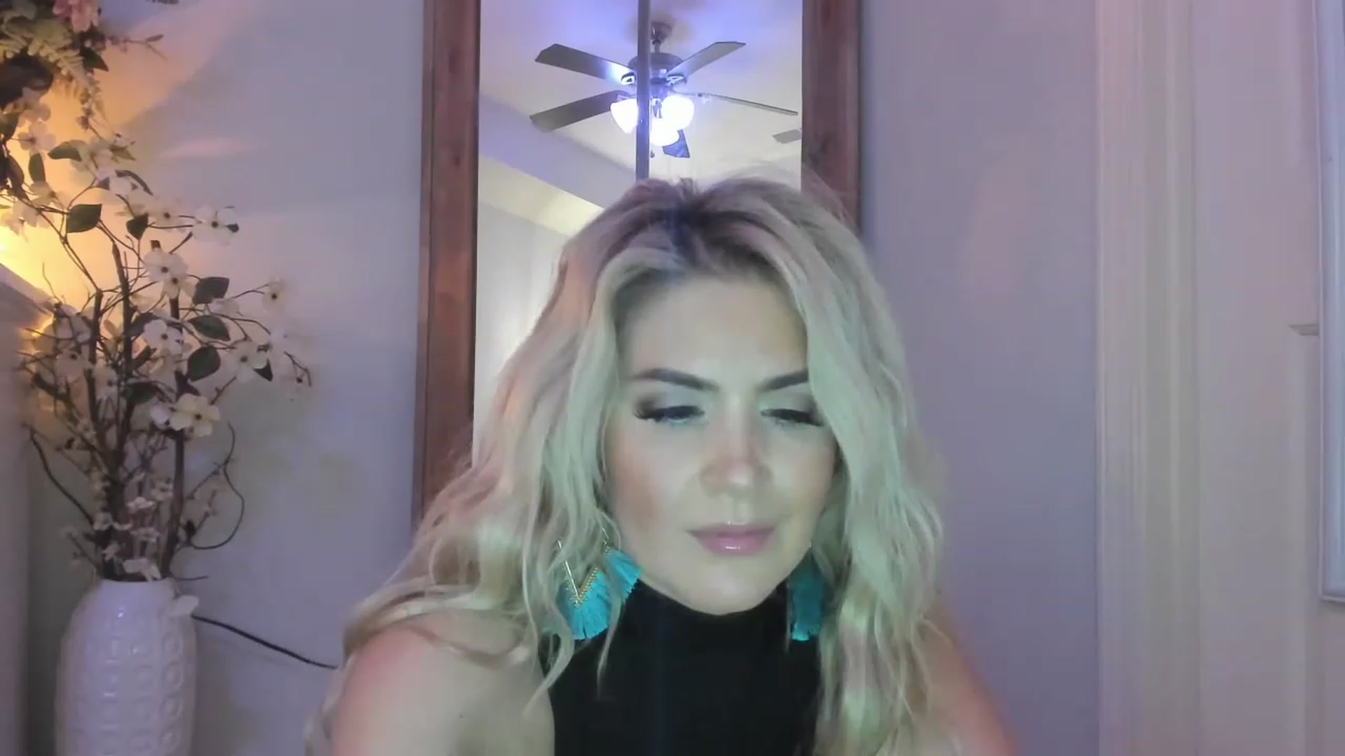 Gallery image thumbnail from MsMarilyn's myfreecams stream on, 02/20/2023, 21:00 image 9 of 20