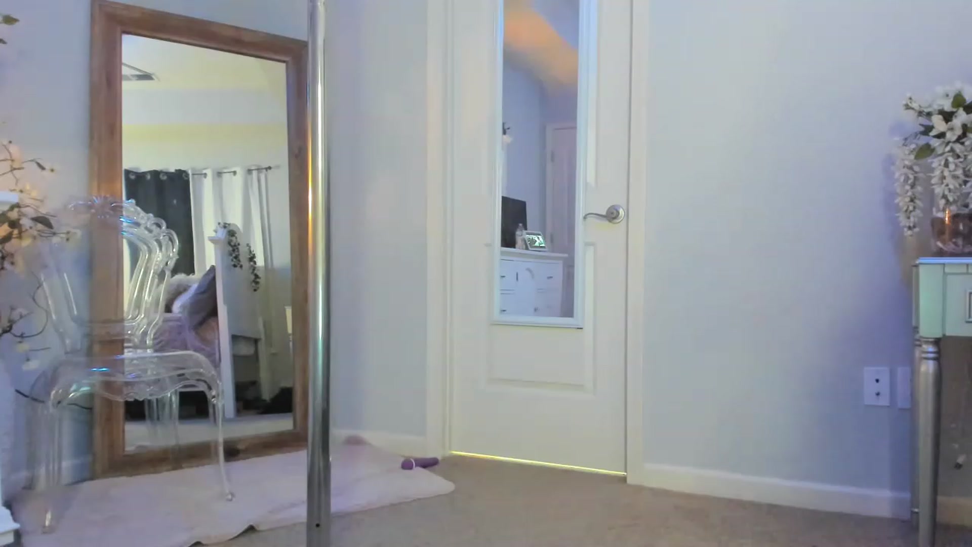 Gallery image thumbnail from MsMarilyn's myfreecams stream on, 02/20/2023, 23:39 image 17 of 20