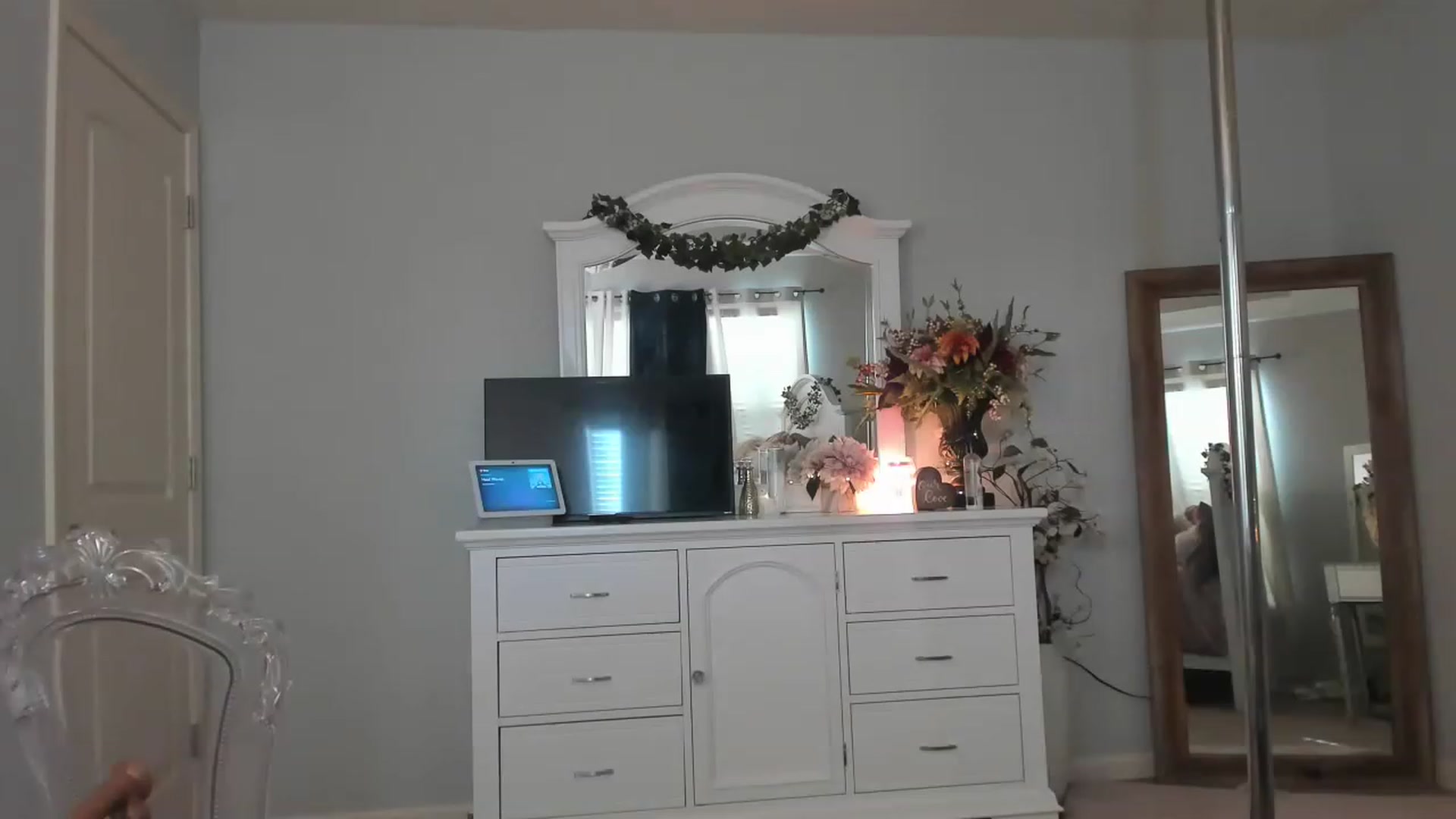 Gallery image thumbnail from MsMarilyn's myfreecams stream on, 02/27/2023, 22:29 image 12 of 20