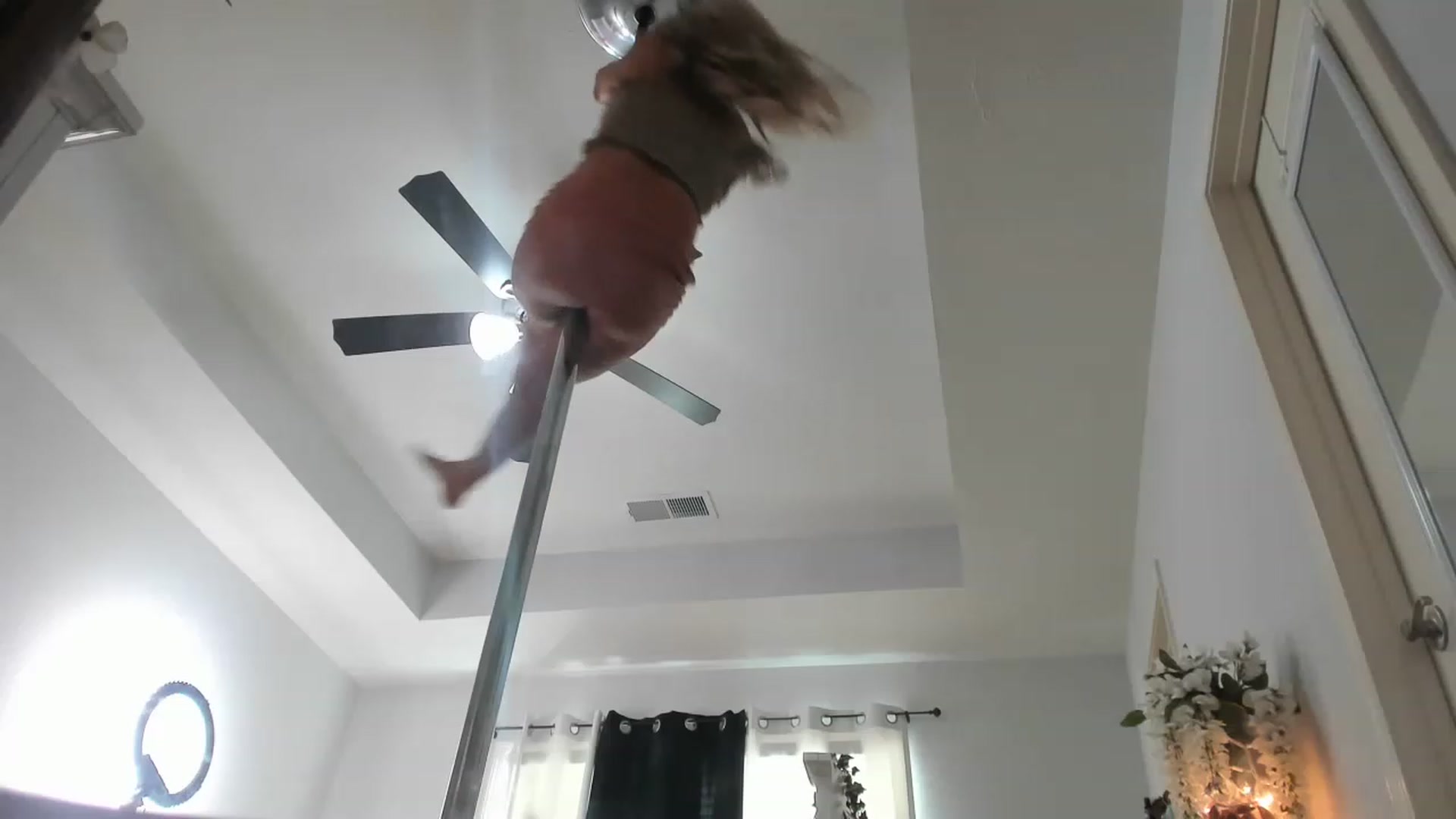 Gallery image thumbnail from MsMarilyn's myfreecams stream on, 03/01/2023, 17:57 image 8 of 20