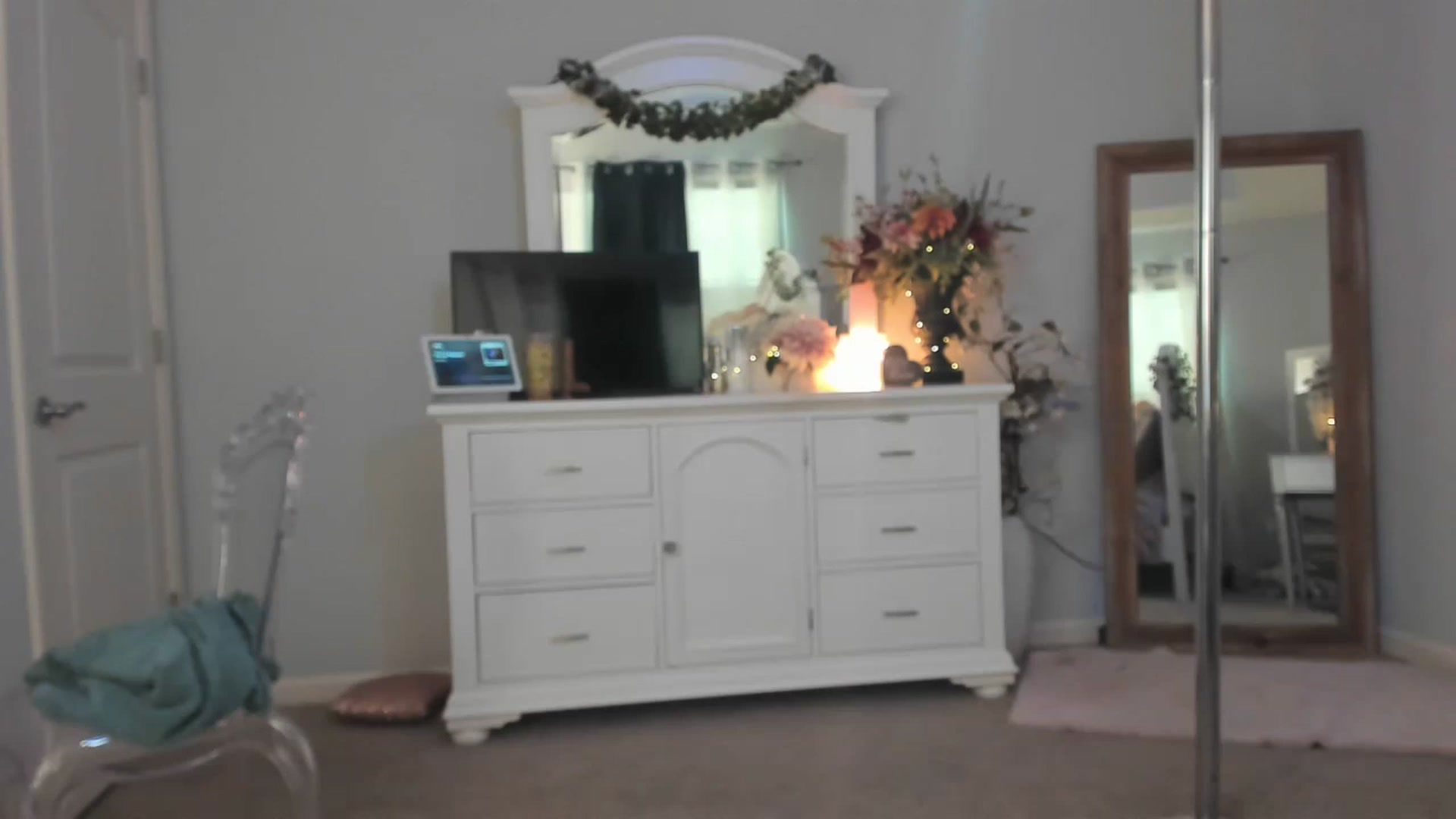 Gallery image thumbnail from MsMarilyn's myfreecams stream on, 03/02/2023, 18:58 image 16 of 20