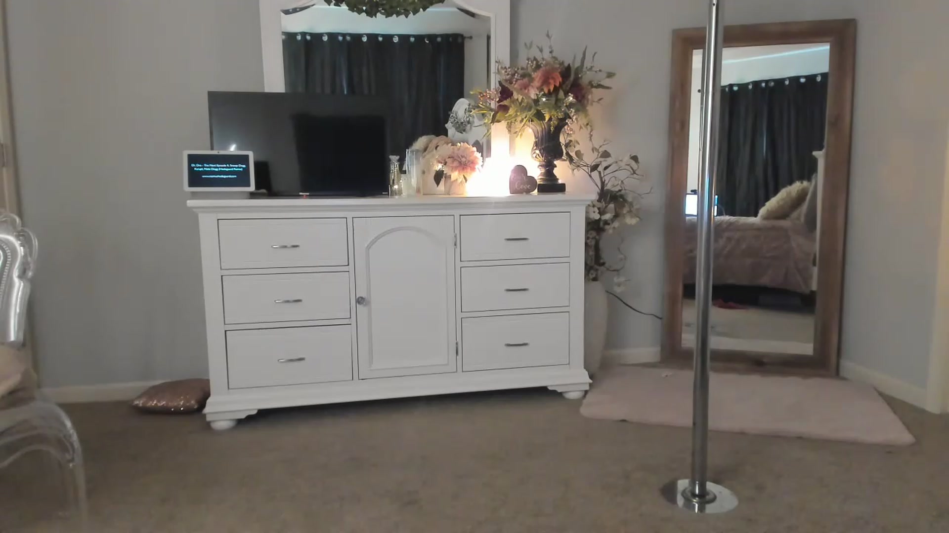Gallery image thumbnail from MsMarilyn's myfreecams stream on, 03/03/2023, 20:23 image 12 of 20