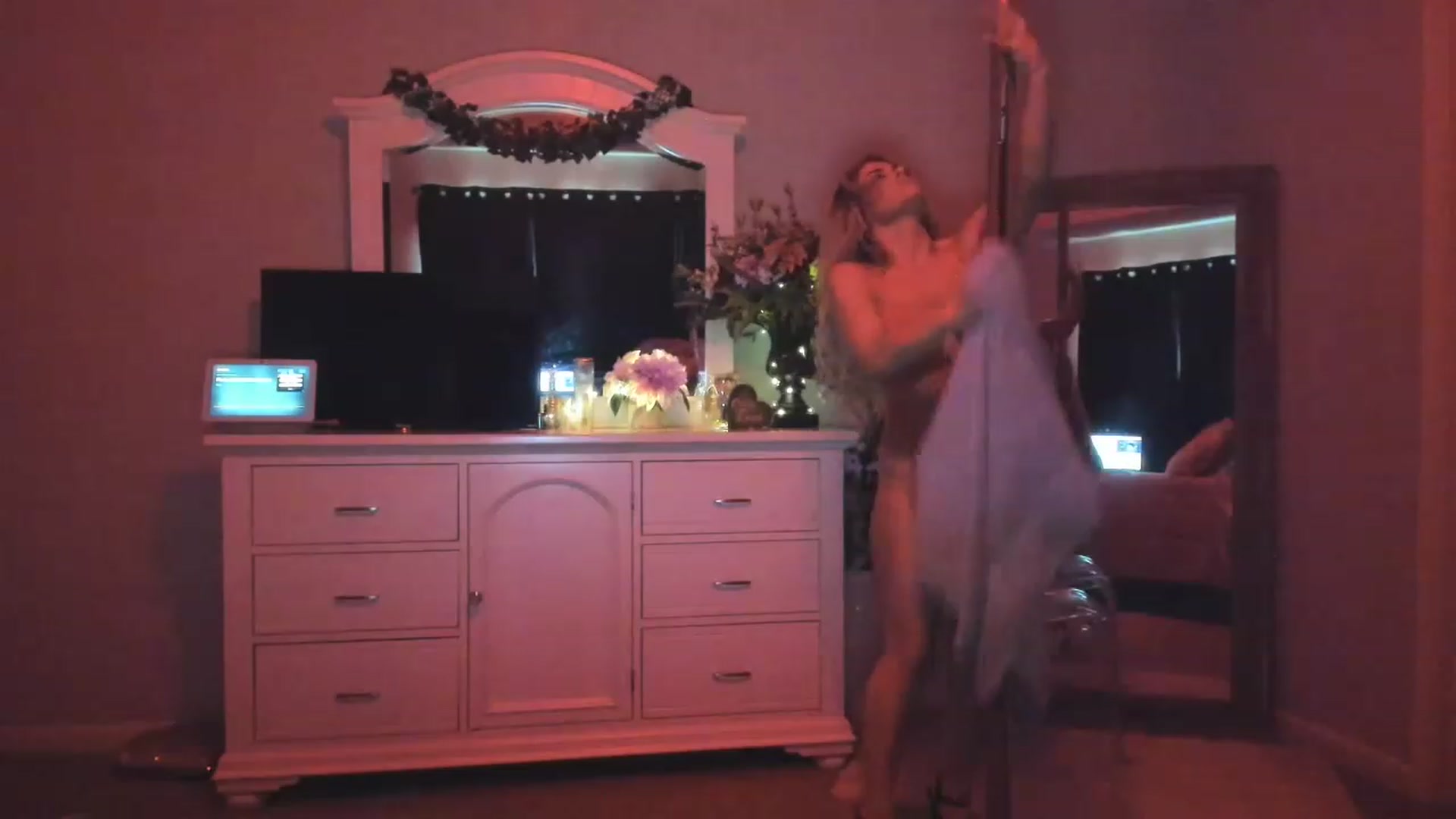 Gallery image thumbnail from MsMarilyn's myfreecams stream on, 03/03/2023, 20:23 image 3 of 20
