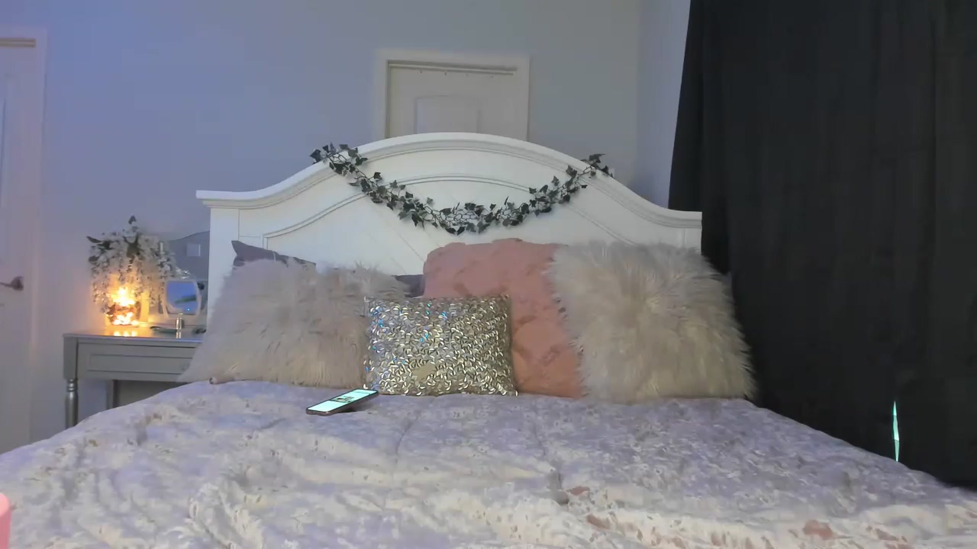 Gallery image thumbnail from MsMarilyn's myfreecams stream on, 03/03/2023, 20:23 image 19 of 20