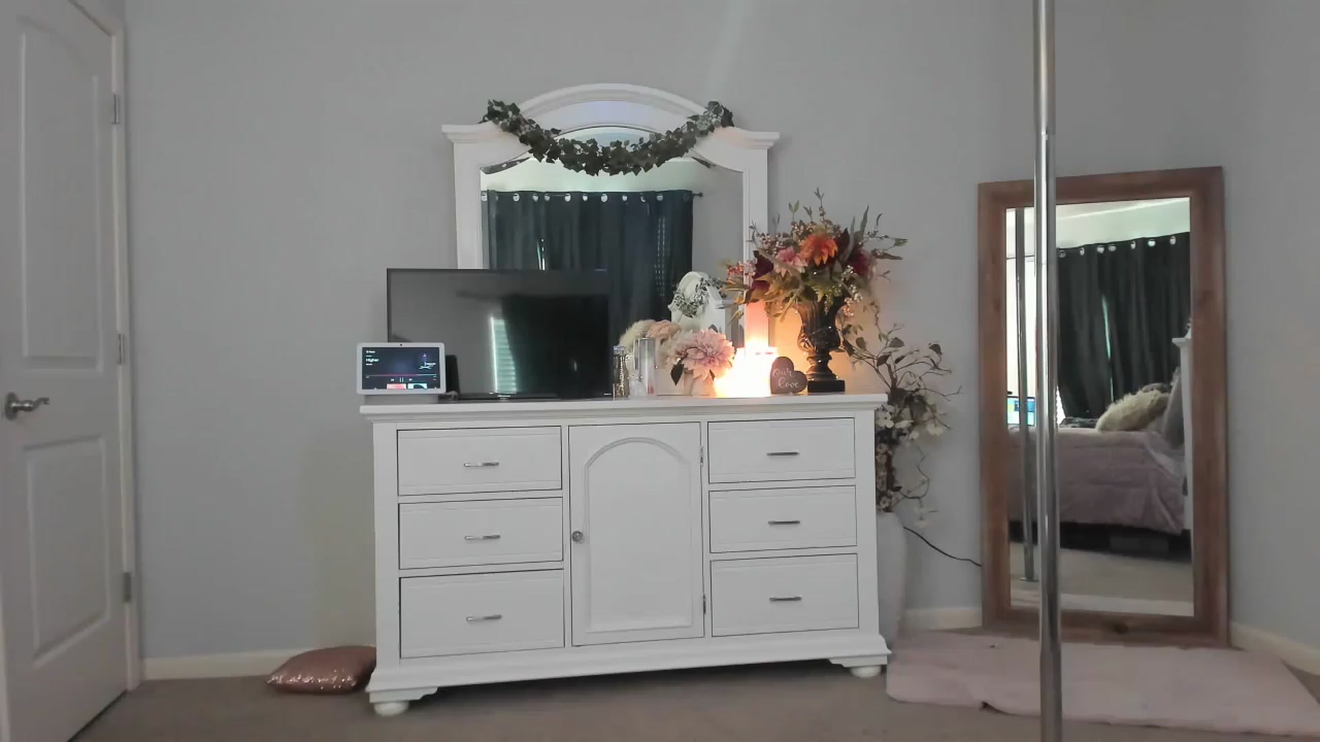 Gallery image thumbnail from MsMarilyn's myfreecams stream on, 03/03/2023, 21:48 image 4 of 20