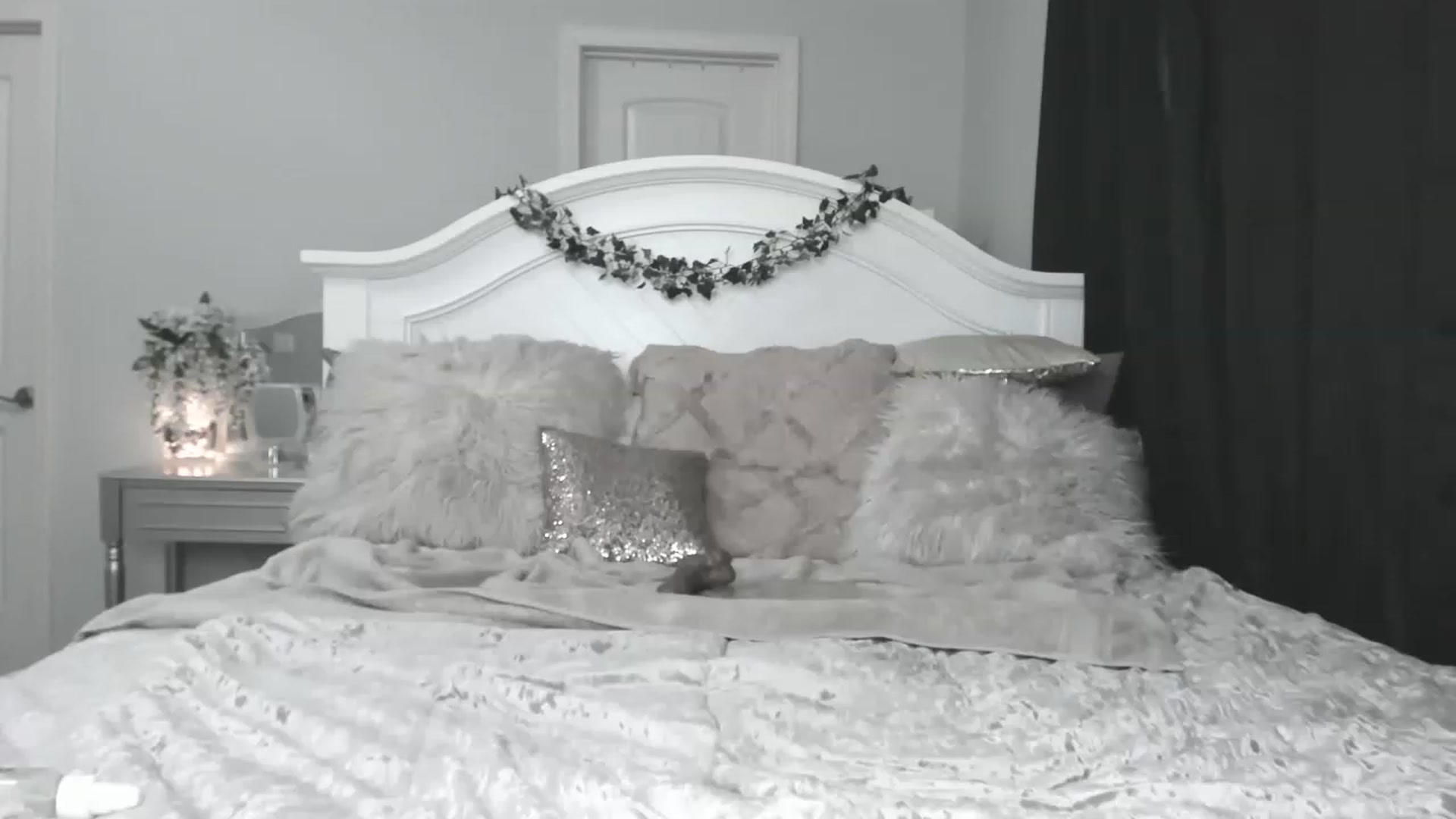 Gallery image thumbnail from MsMarilyn's myfreecams stream on, 03/05/2023, 15:22 image 18 of 20