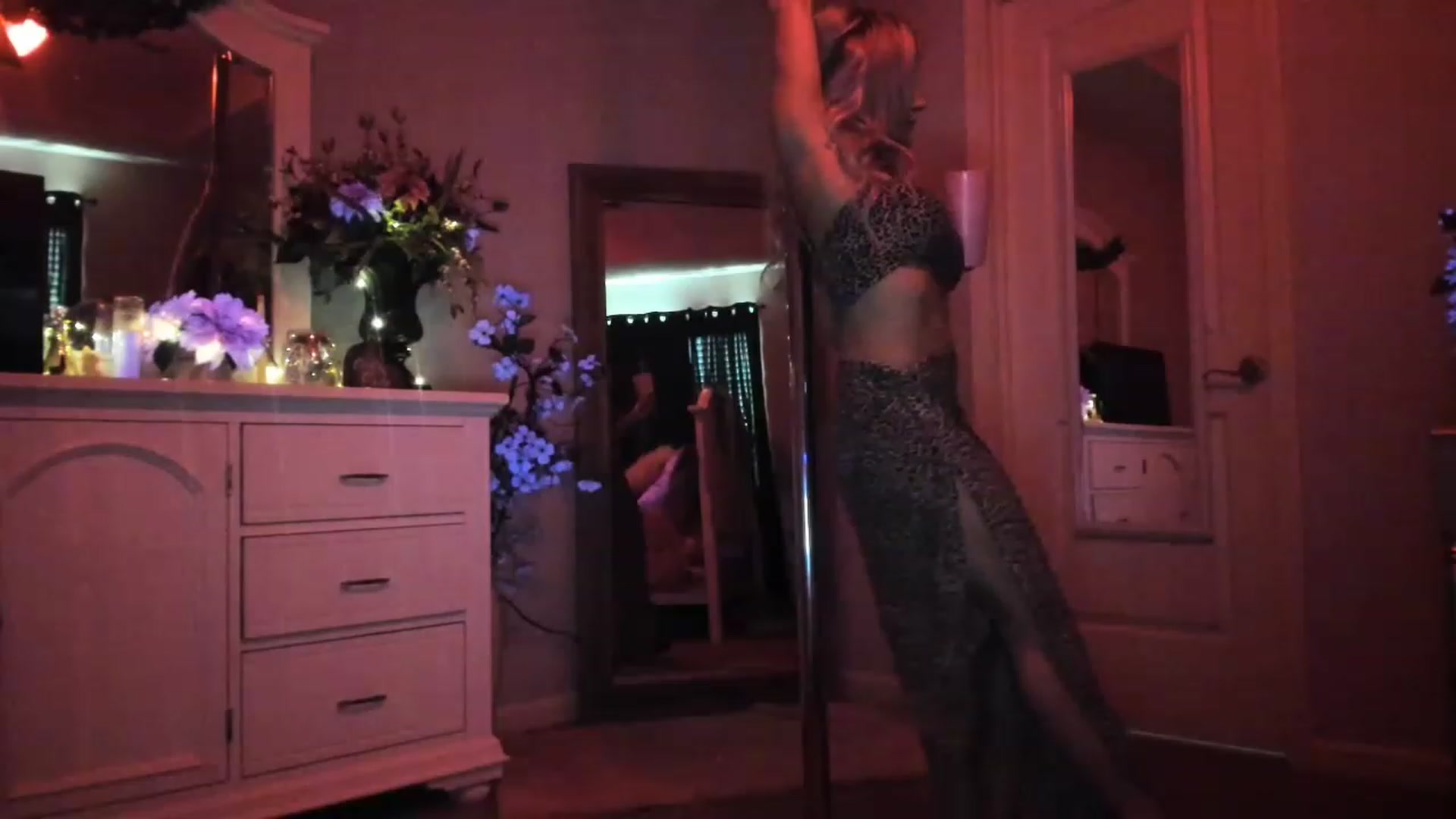 Gallery image thumbnail from MsMarilyn's myfreecams stream on, 03/07/2023, 22:34 image 18 of 20