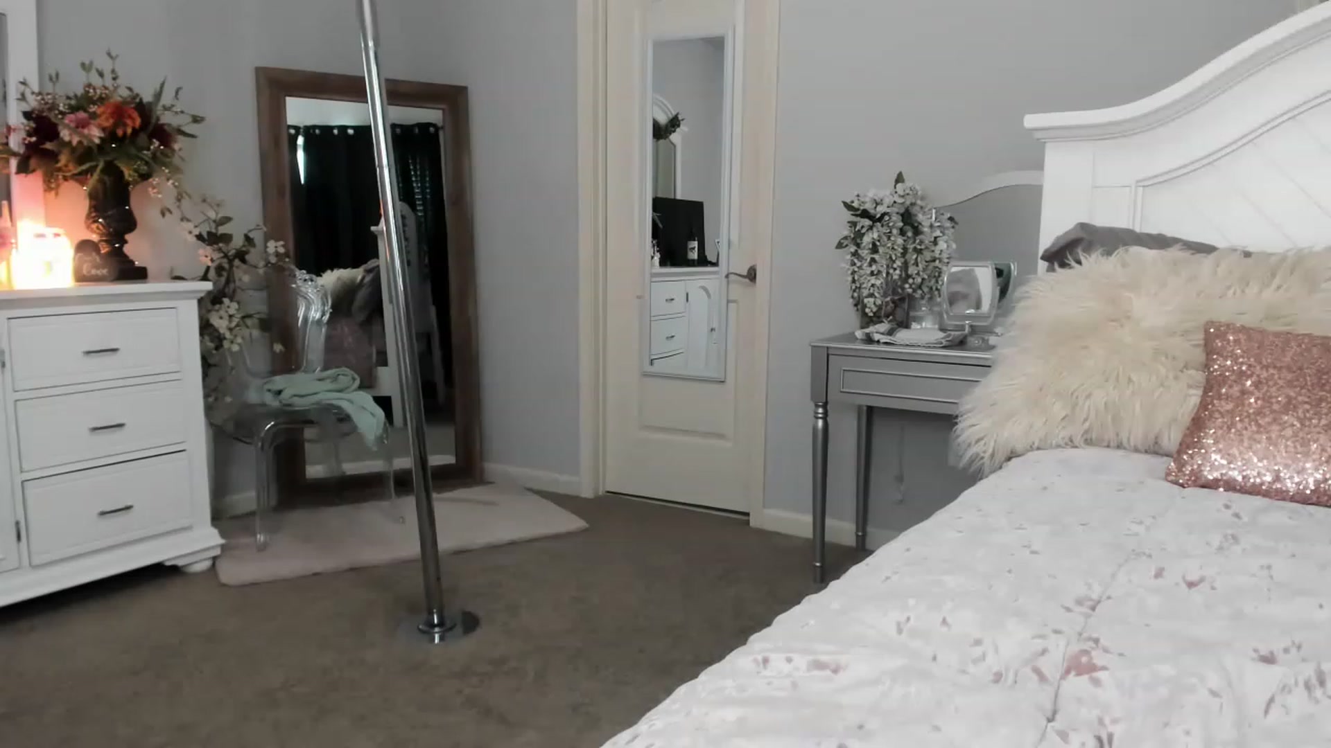 Gallery image thumbnail from MsMarilyn's myfreecams stream on, 03/09/2023, 20:23 image 16 of 20