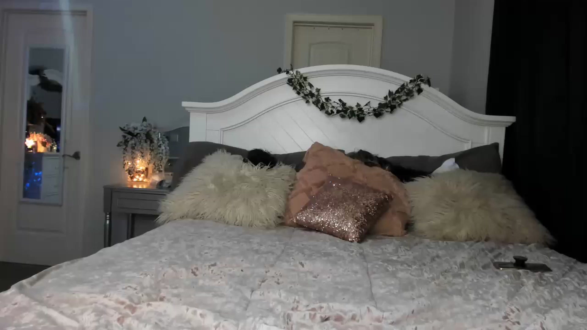 Gallery image thumbnail from MsMarilyn's myfreecams stream on, 03/10/2023, 20:50 image 11 of 20